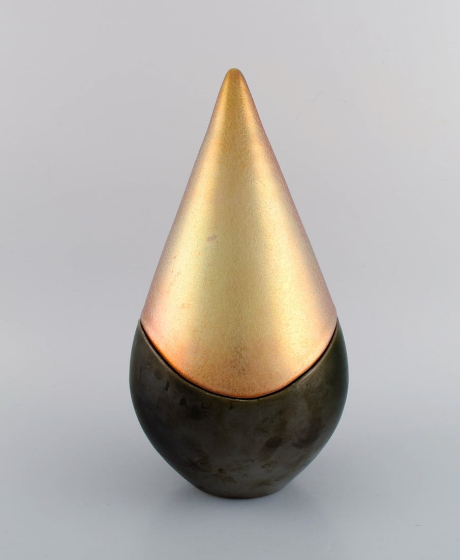 Mobach, Holland. Two large modernist unique lidded jars in glazed ceramics. 1980s. - 2