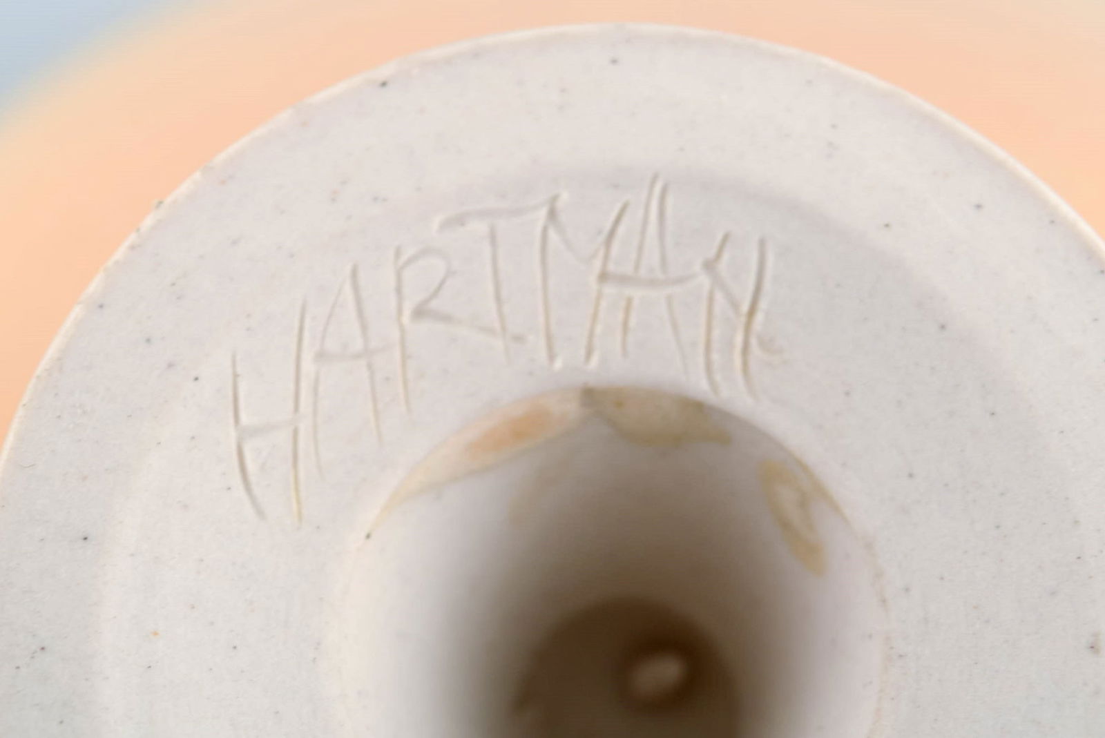 European studio ceramicist. Unique bowl on base in glazed ceramics. Beautiful glaze in light yellow - 6