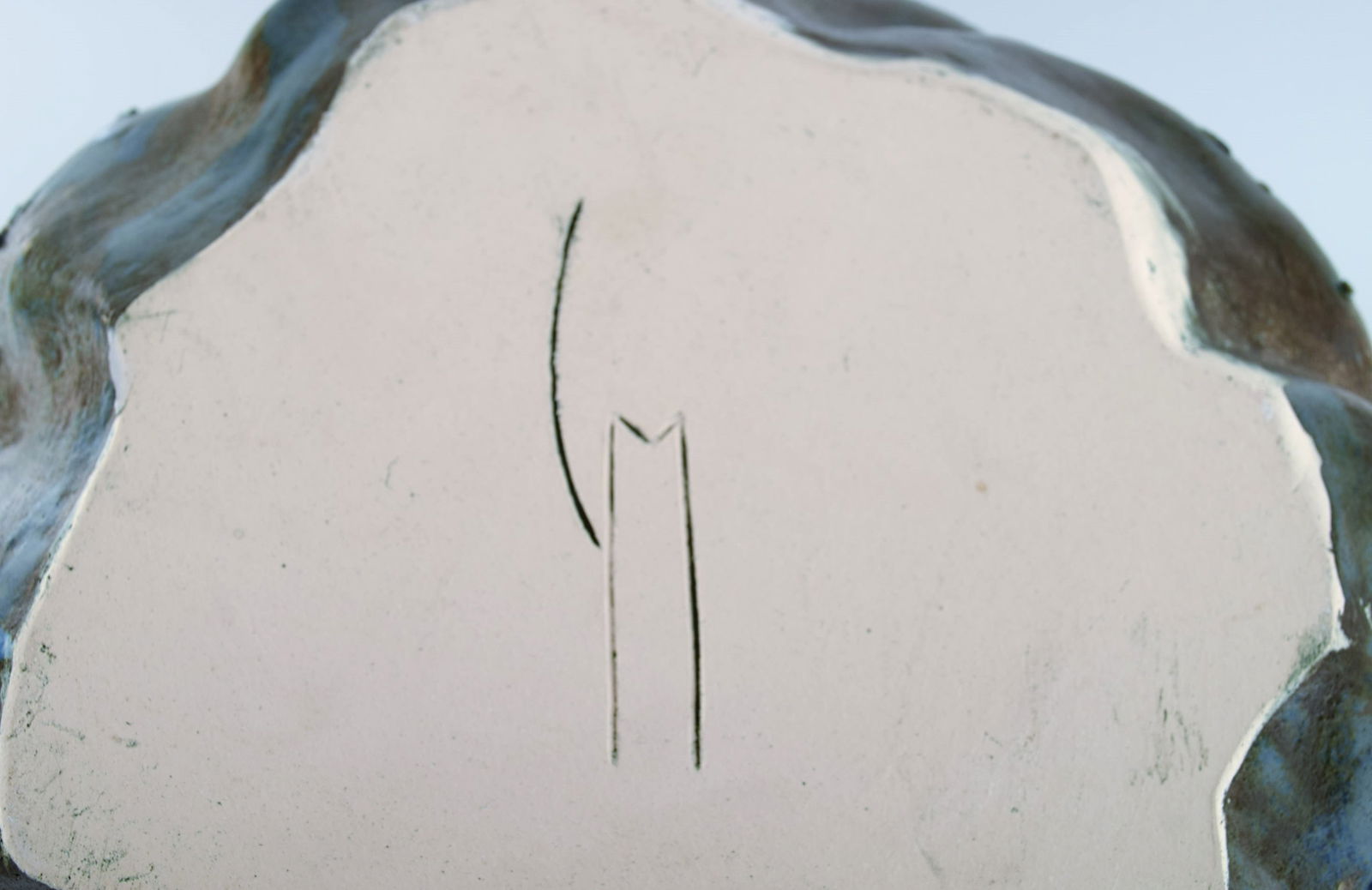 Christina Muff, Danish contemporary ceramicist (b. 1971). Large, hand modeled stoneware sculptural - 8