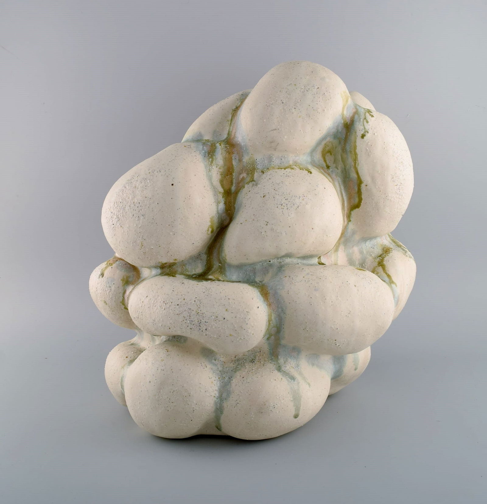 Christina Muff, Danish contemporary ceramicist (b. 1971). Hand modeled sculptural vase of stoneware - 6