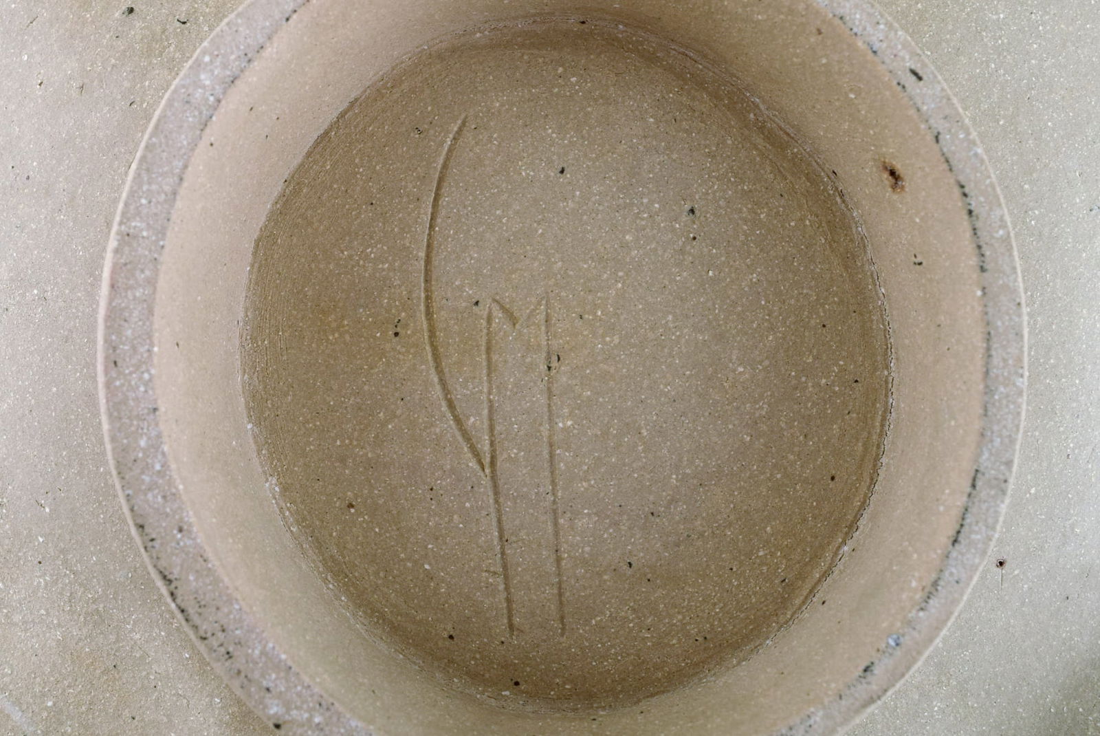 Christina Muff, Danish contemporary ceramicist (b. 1971). Hand modeled sculptural vase with - 7