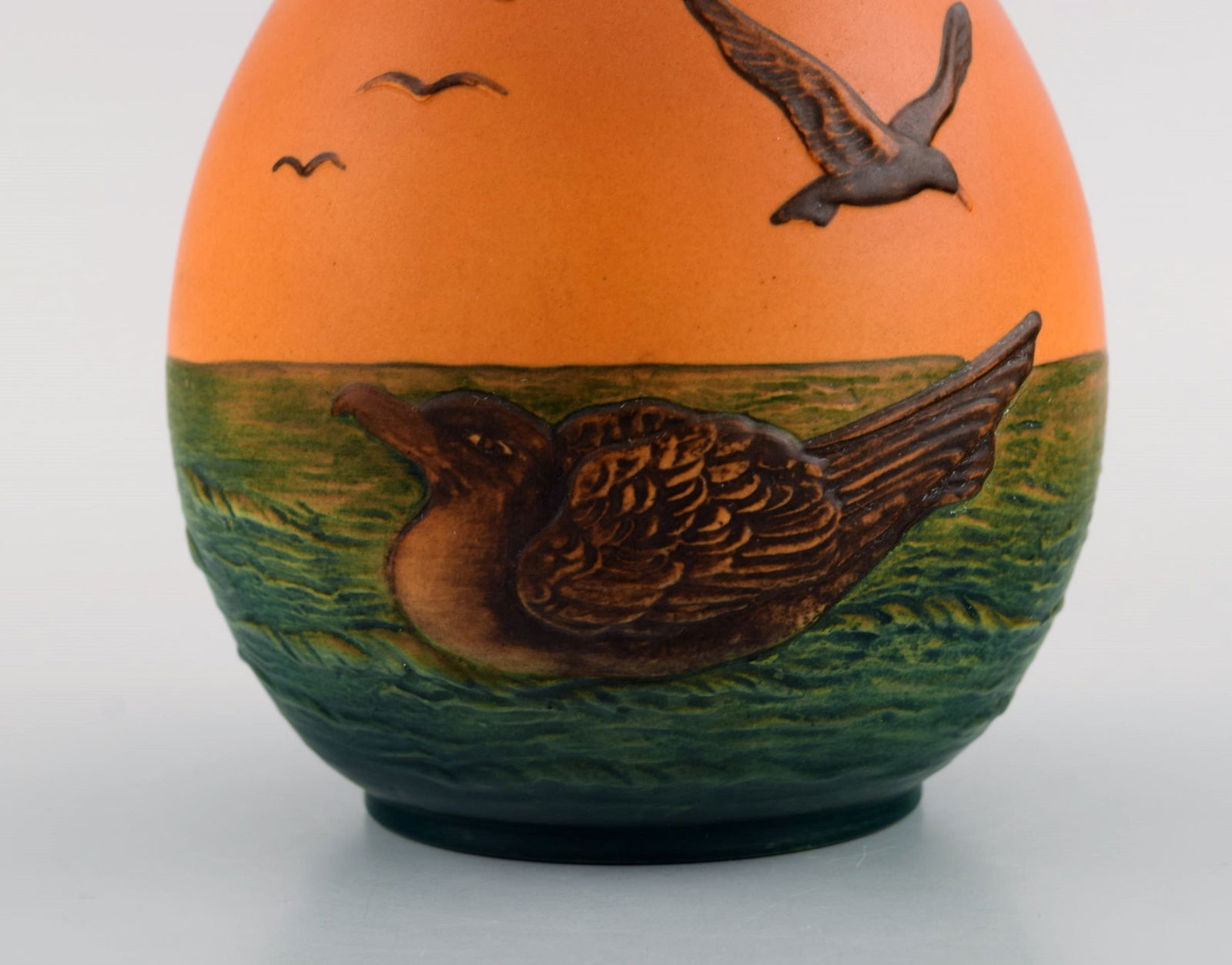 Ipsen's, Denmark. Vase with seagulls in hand-painted glazed ceramics. Model number 476. 1930's. - 4