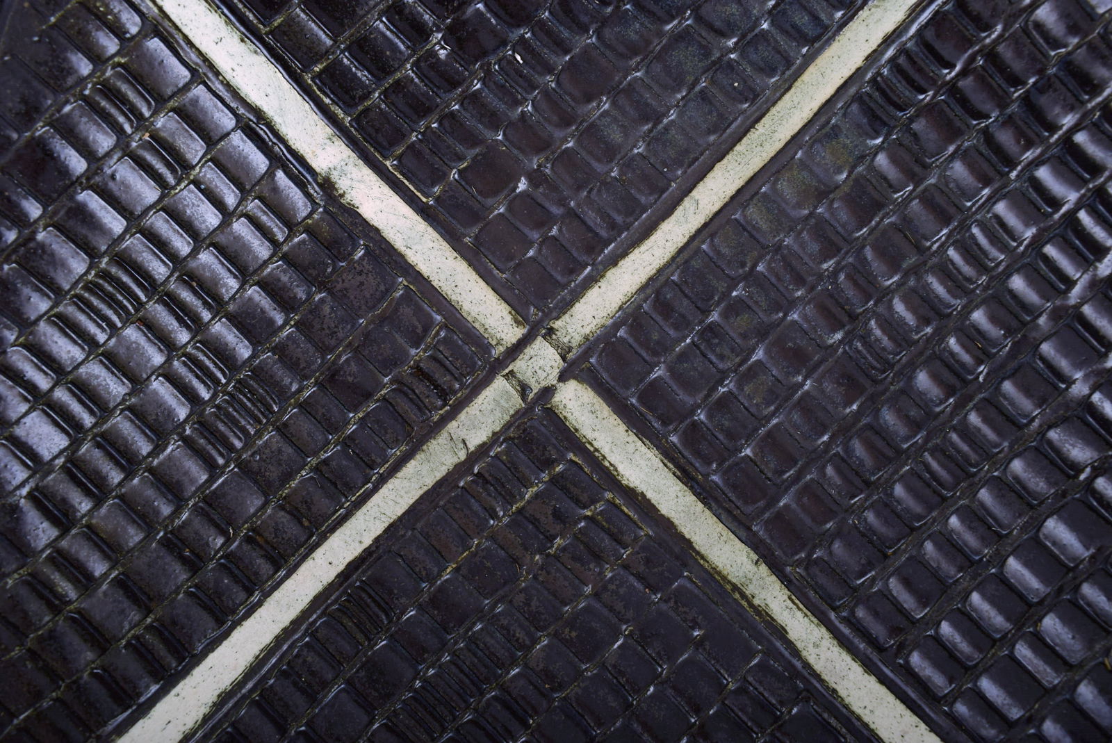 European studio ceramicist. Large unique dish / bowl in glazed ceramics. Late 20th century. - 7