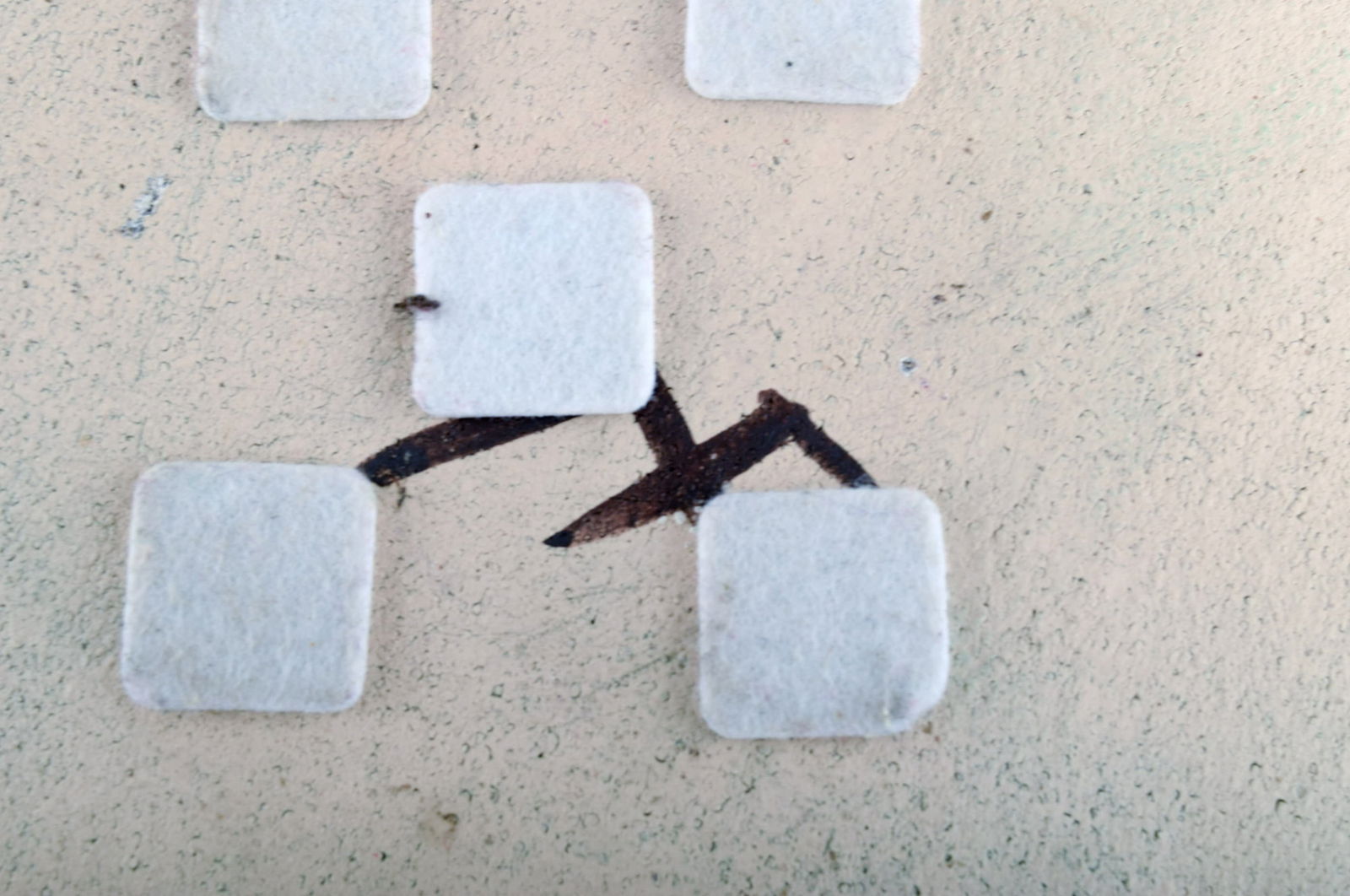 European studio ceramicist. Large unique dish / bowl in glazed ceramics. Late 20th century. - 8