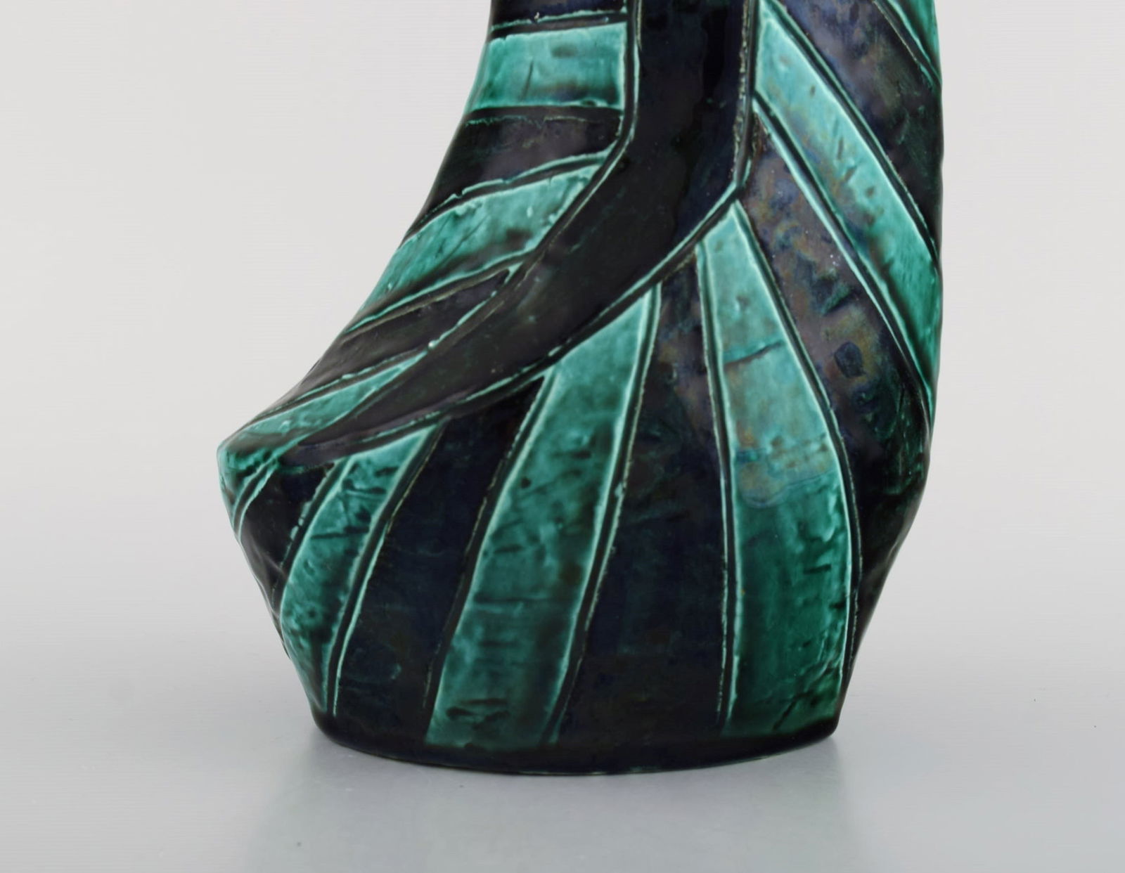 European studio ceramicist. Unique vase in glazed ceramics. Beautiful glaze in shades of blue and - 5