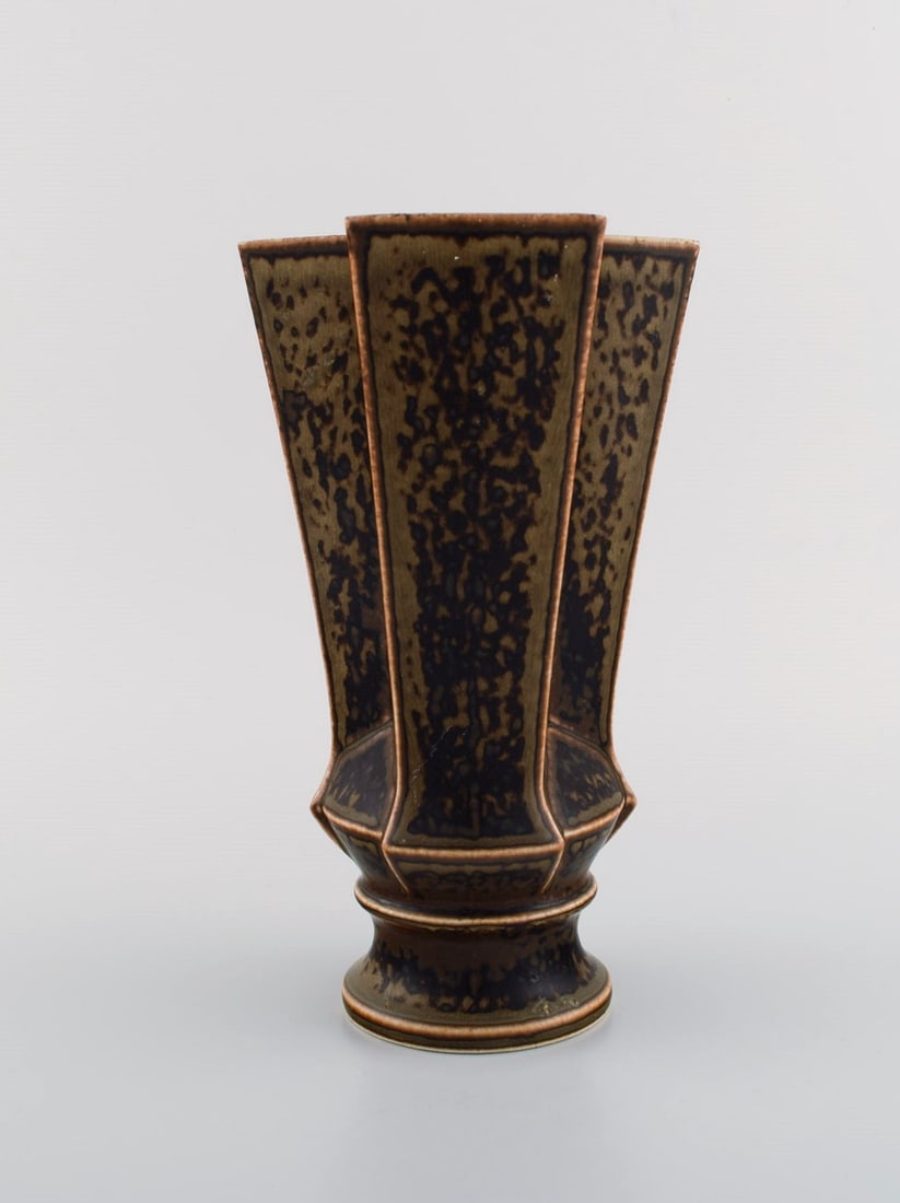 Lisa Engquist (1914-1989) for Bing and Grøndahl. Cubist vase in glazed stoneware with glaze in - 2