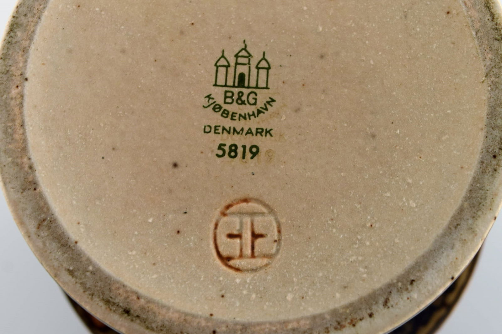 Lisa Engquist (1914-1989) for Bing and Grøndahl. Cubist vase in glazed stoneware with glaze in - 6