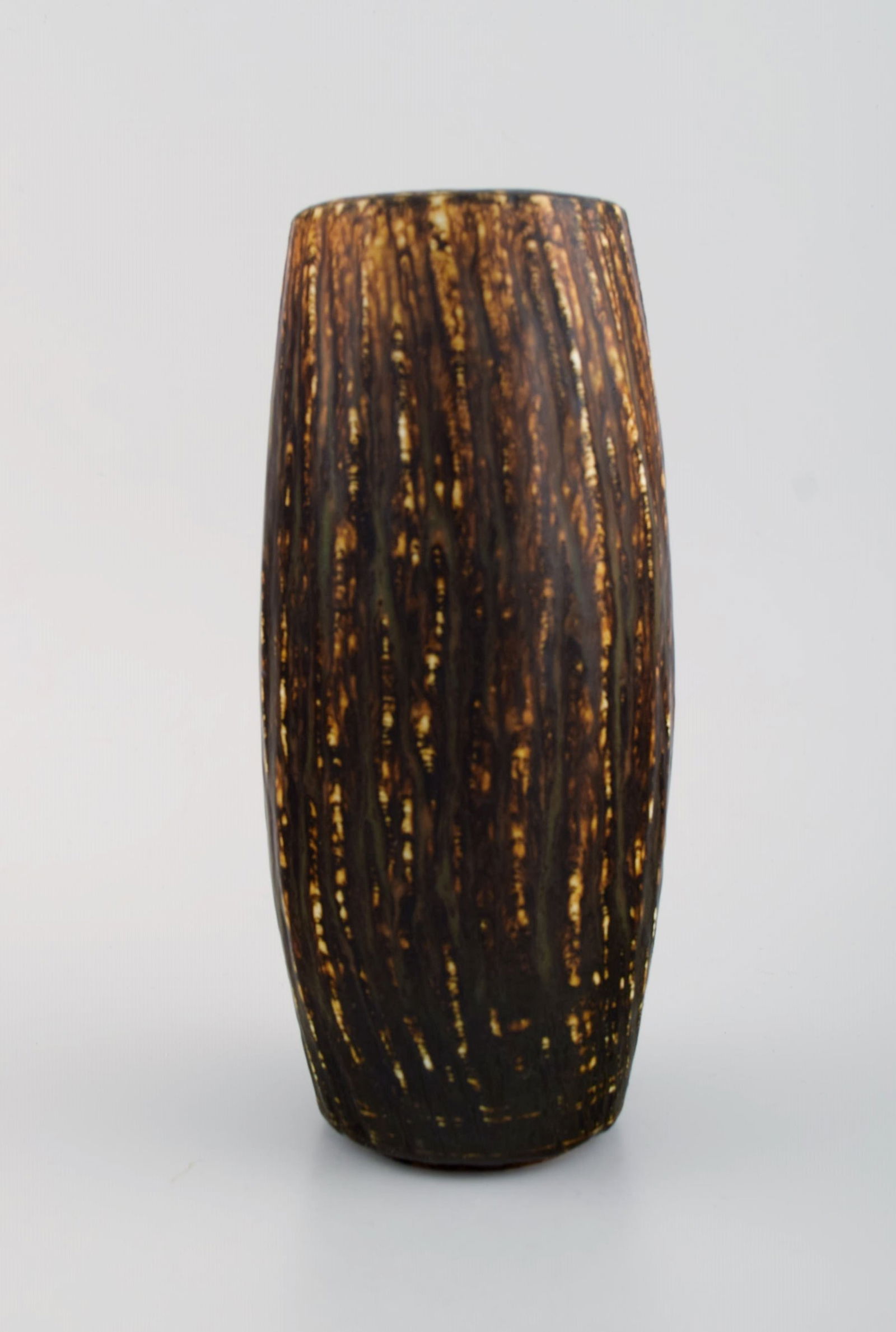 Gunnar Nylund for Rörstrand. Vase in glazed stoneware. Beautiful glaze in brown shades. 1960s. - 2