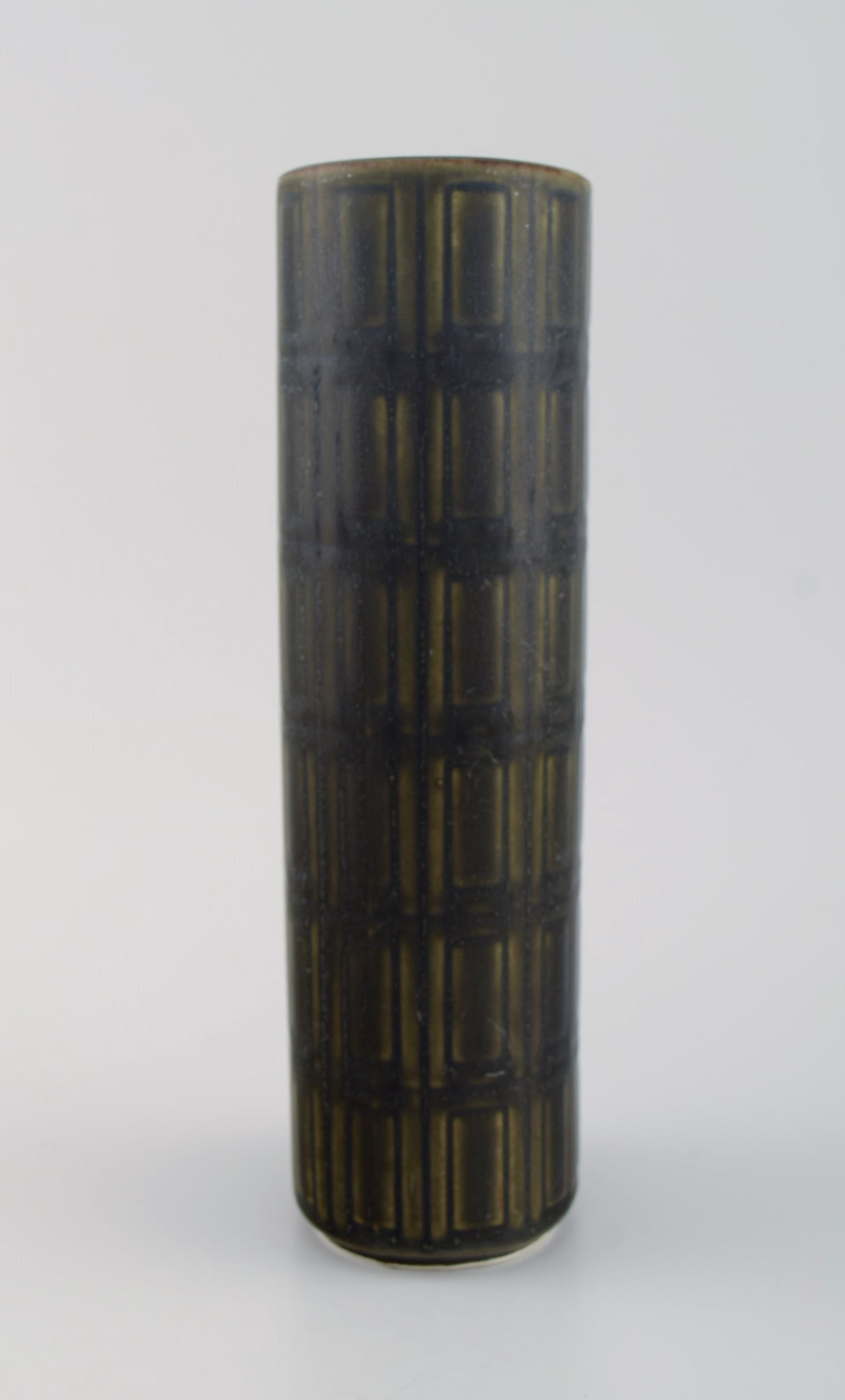 Arabia, Finland. Vase in glazed in ceramics. Beautiful glaze in dark green shades. 1960's. - 2