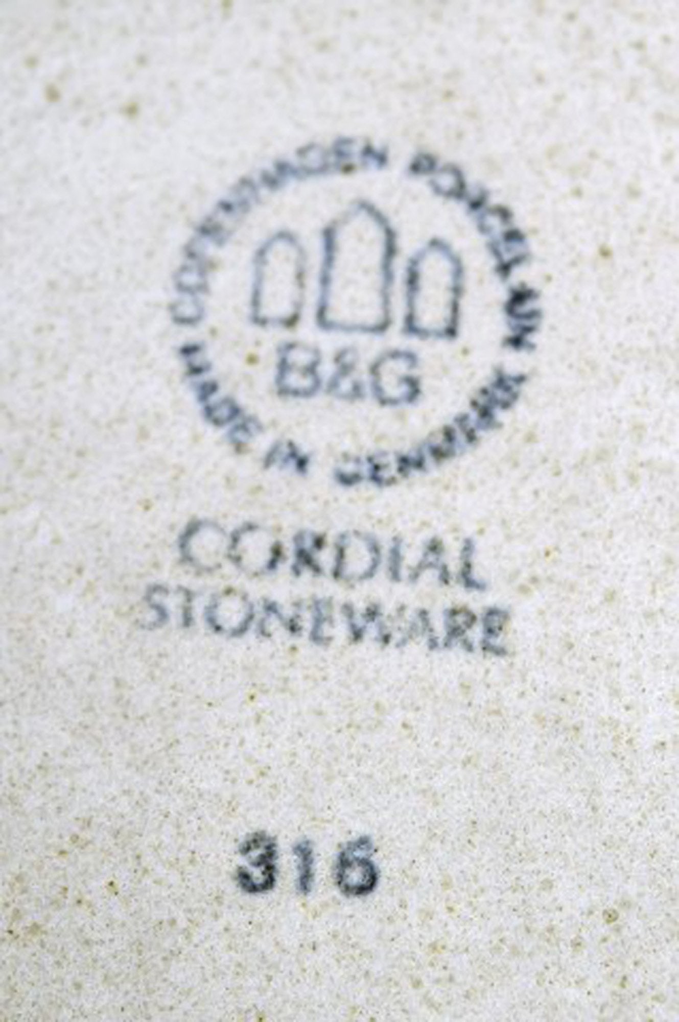 Bing & Grondahl number 318 Dish. B & G Grey Cordial Quistgaard Nissen Kronjyden stoneware . - 3