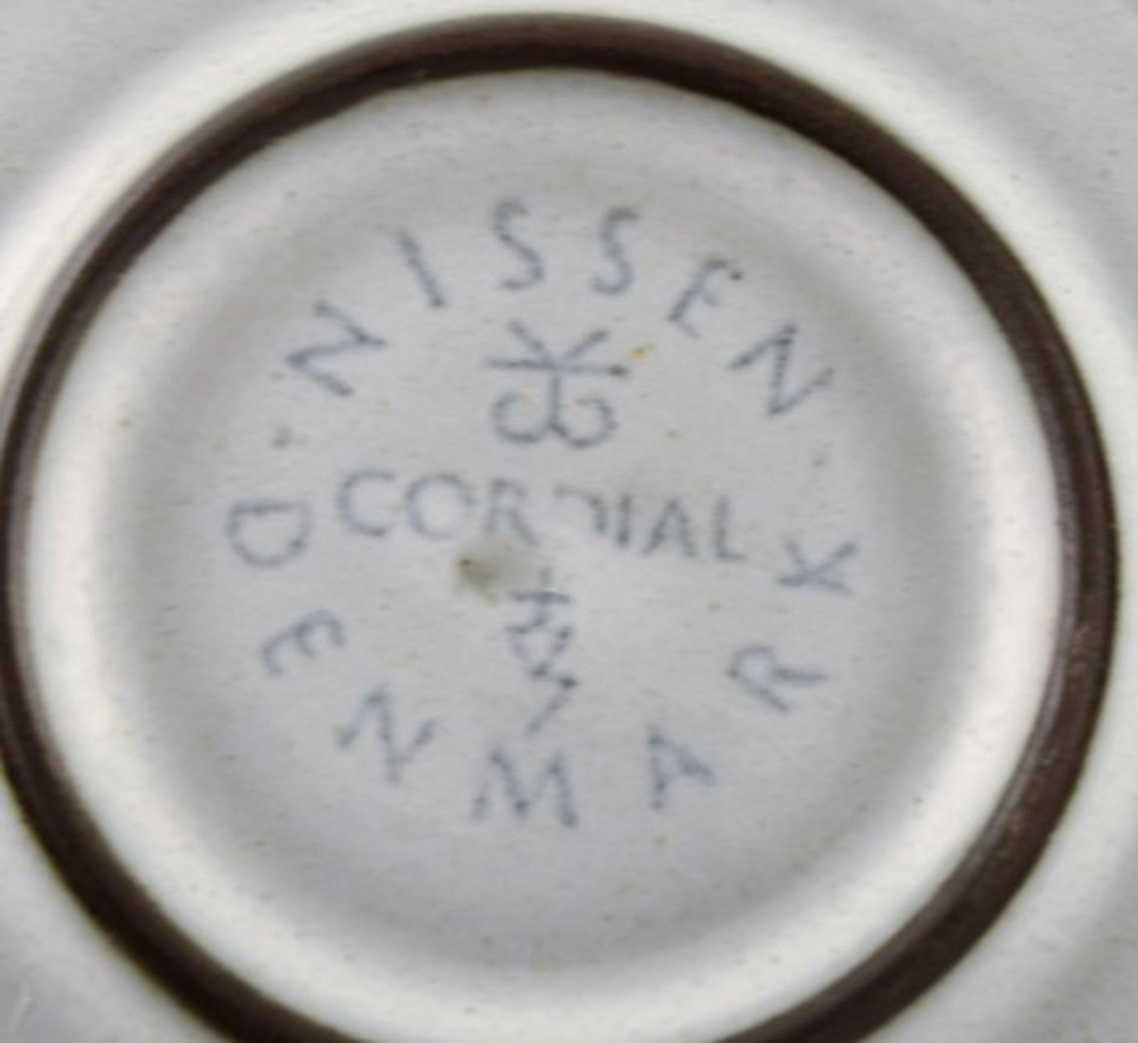 Bing & Grondahl. Round dish. B & G Grey Cordial Quistgaard Nissen Kronjyden stoneware. - 4