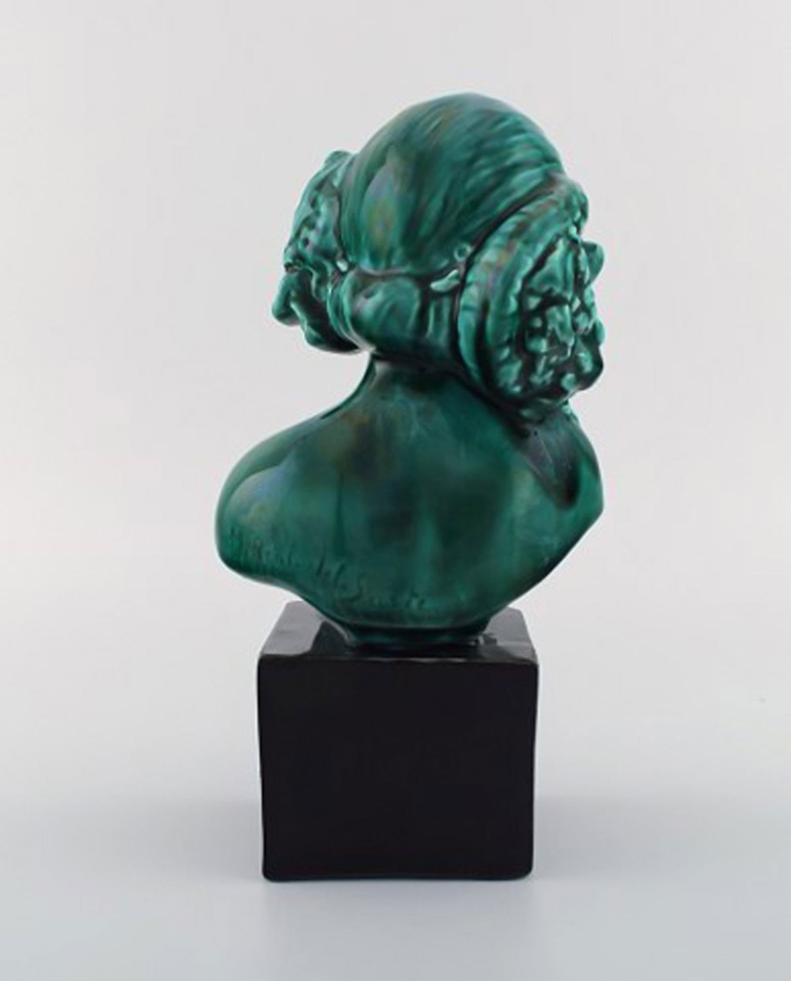 Maxime Real del Sarte (1888-1954) for Sevres. Art deco sculpture of young woman in glazed ceramics. - 4