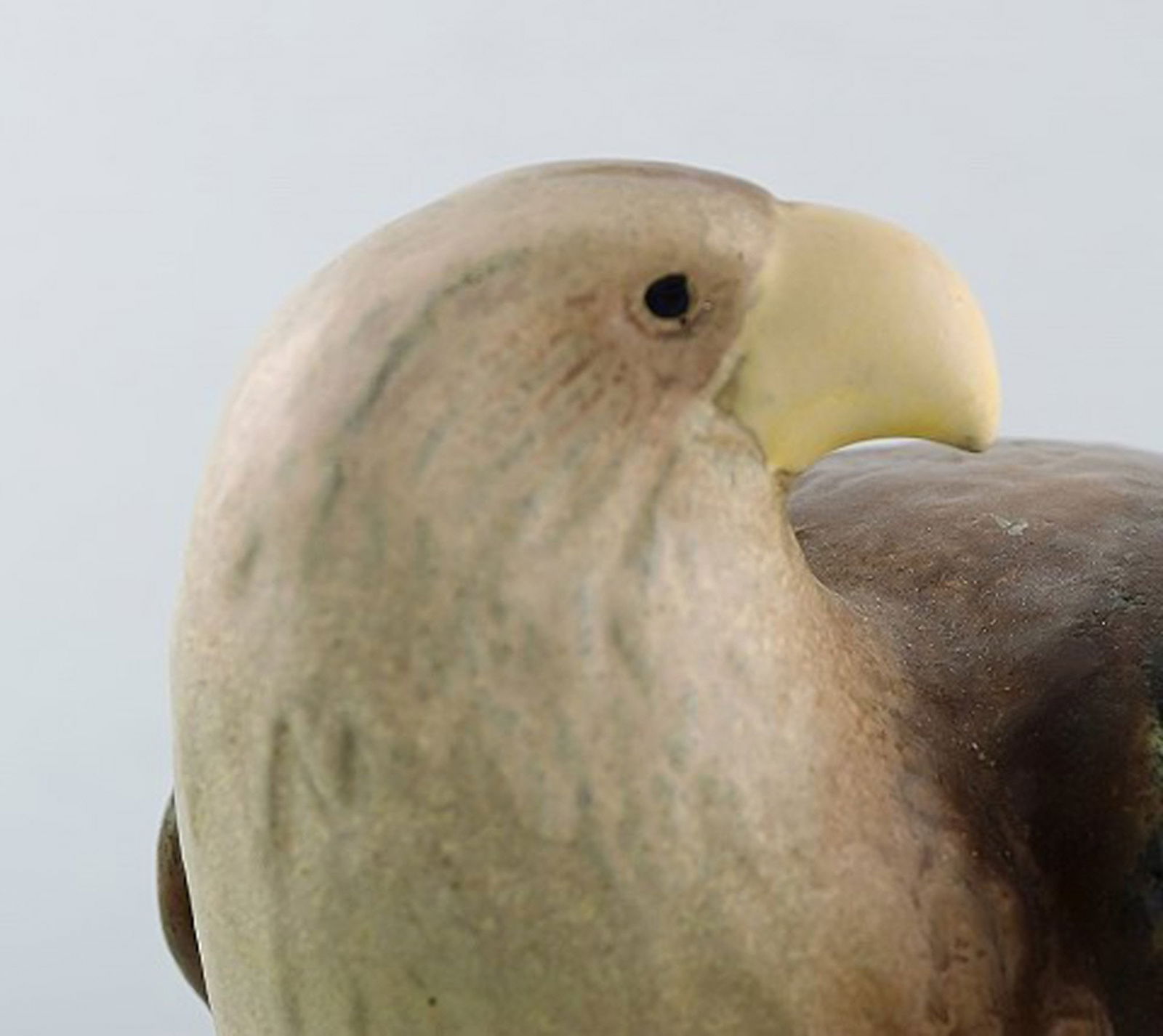 Lisa Larson for Gustavsberg. Figure in glazed ceramics. Eagle. Mid 20th century. - 4