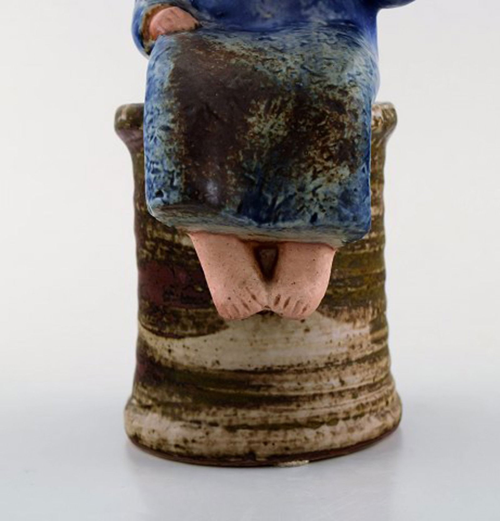 Lisa Larson for Gustavsberg. Girl with flowers in glazed ceramics. 20th century. - 5