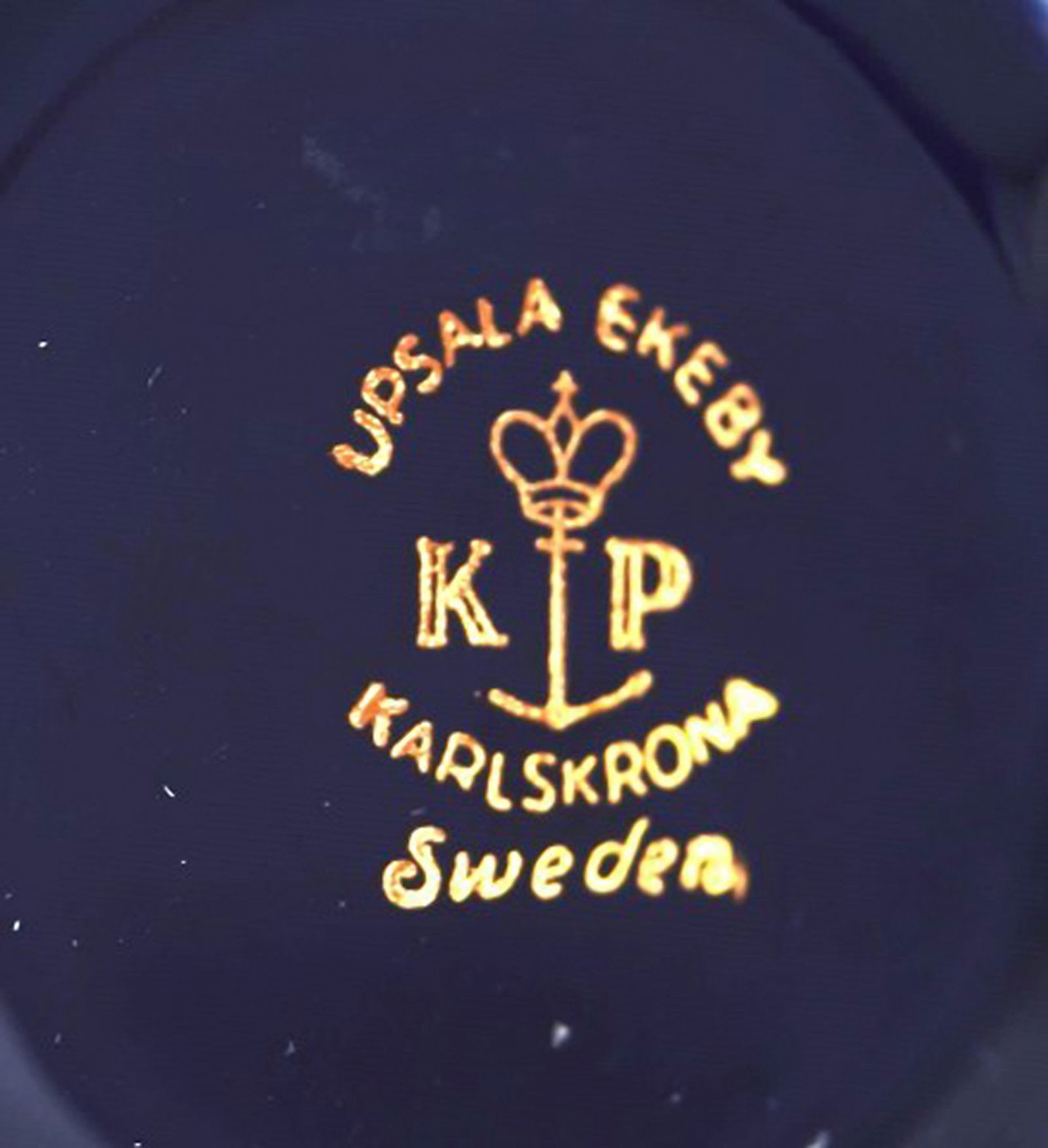 Upsala-Ekeby / Karlskrona. Ceramic Vase, navy blue glaze with gold decoration at the bottom. - 6