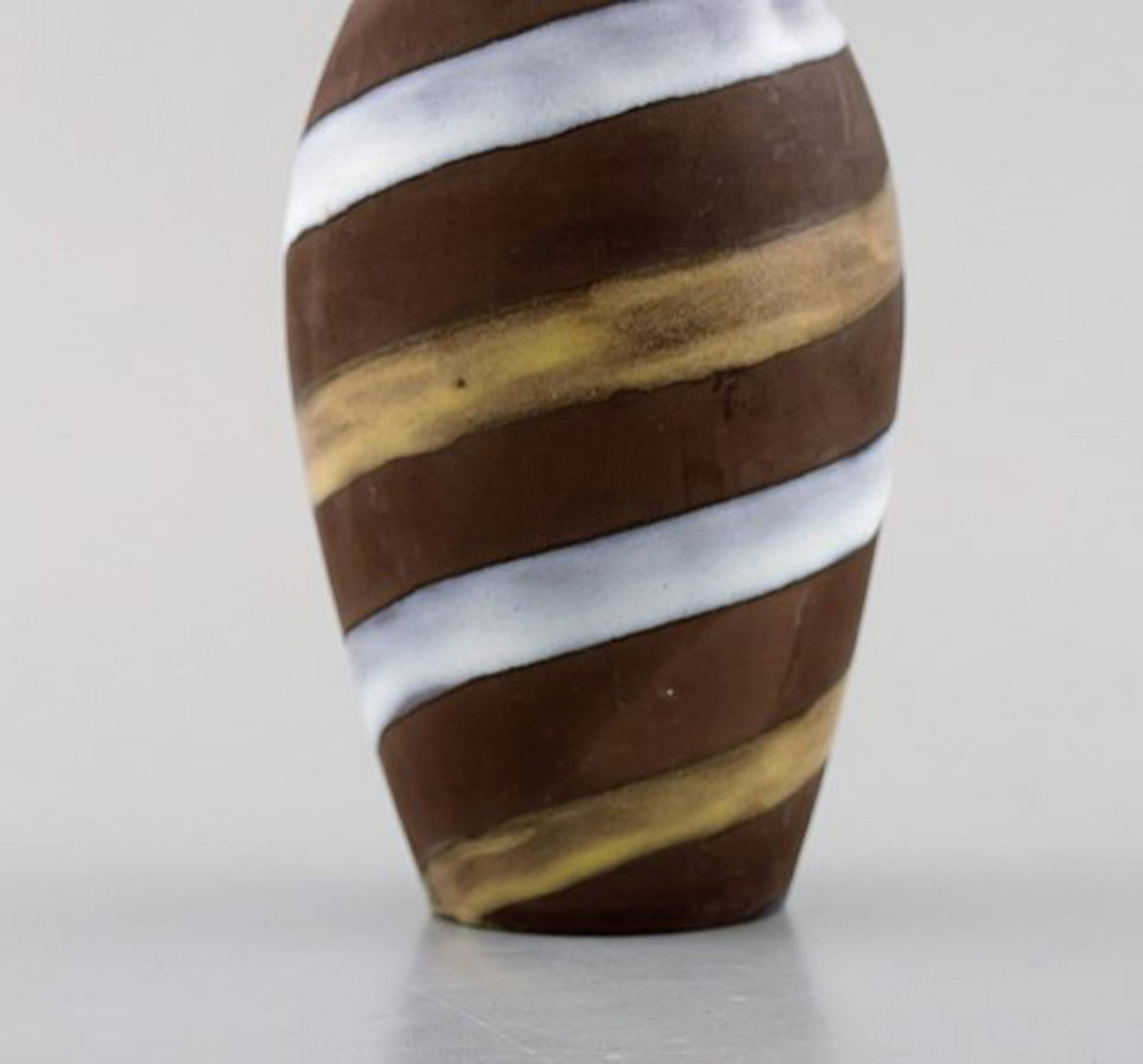 Ingrid Atterberg for Upsala-Ekeby. Vase in glazed ceramics. Spiral design, mid 20th century. - 4