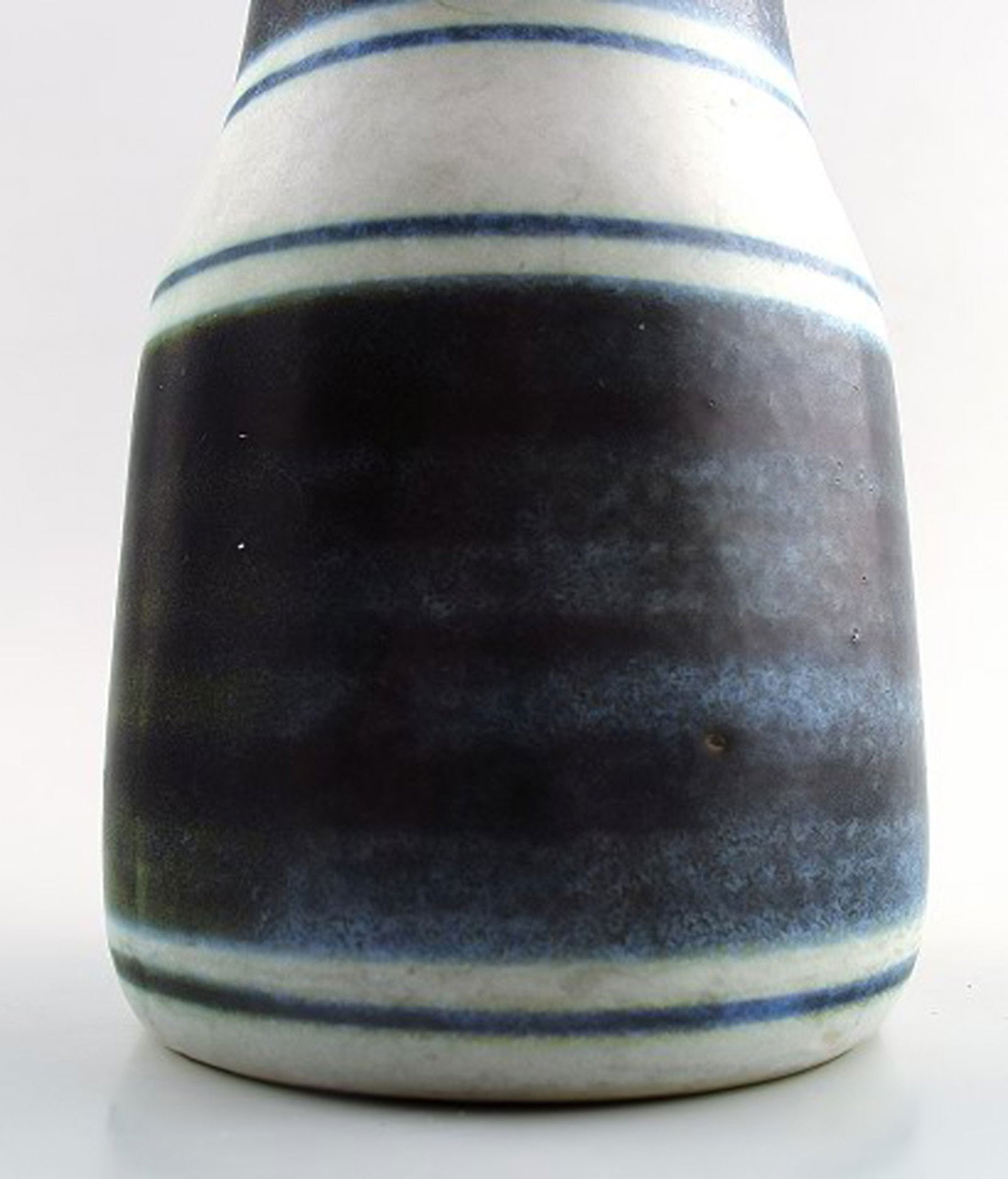 Pottery vase of GUNNAR NYLUND for Rörstrand. "Bandefrillo". - 3