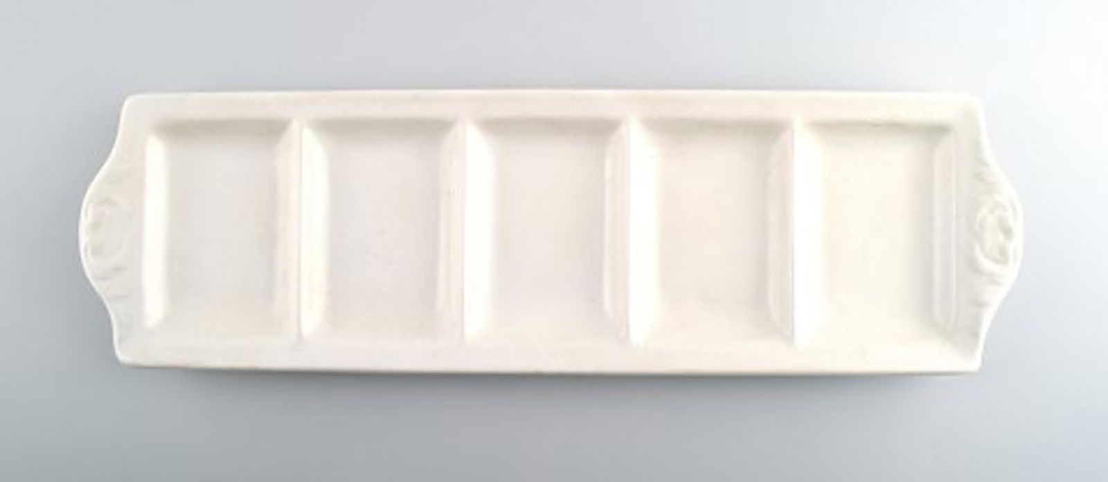 Large Rörstrand "Perl" cabaret dish in white earthenware. - 2