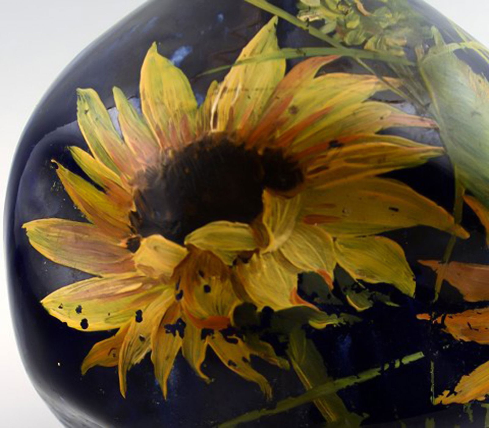 Art nouveau Rörstrand narrow-neck vase in earthenware decorated with flowers. - 4