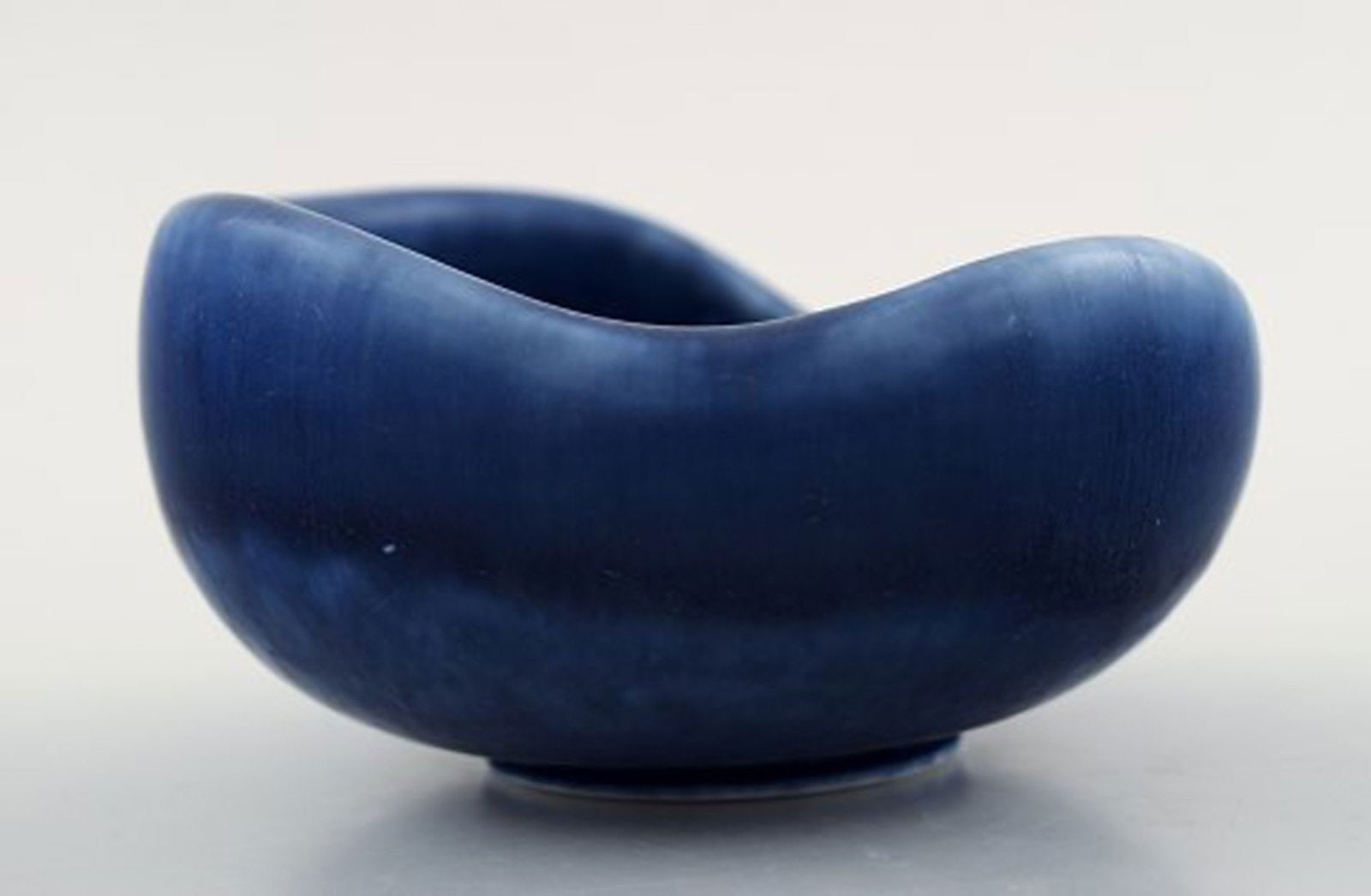 Gertrud Lönegren (1905-1970). Rörstrand, ceramic bowl. Late 1930 s. - 3