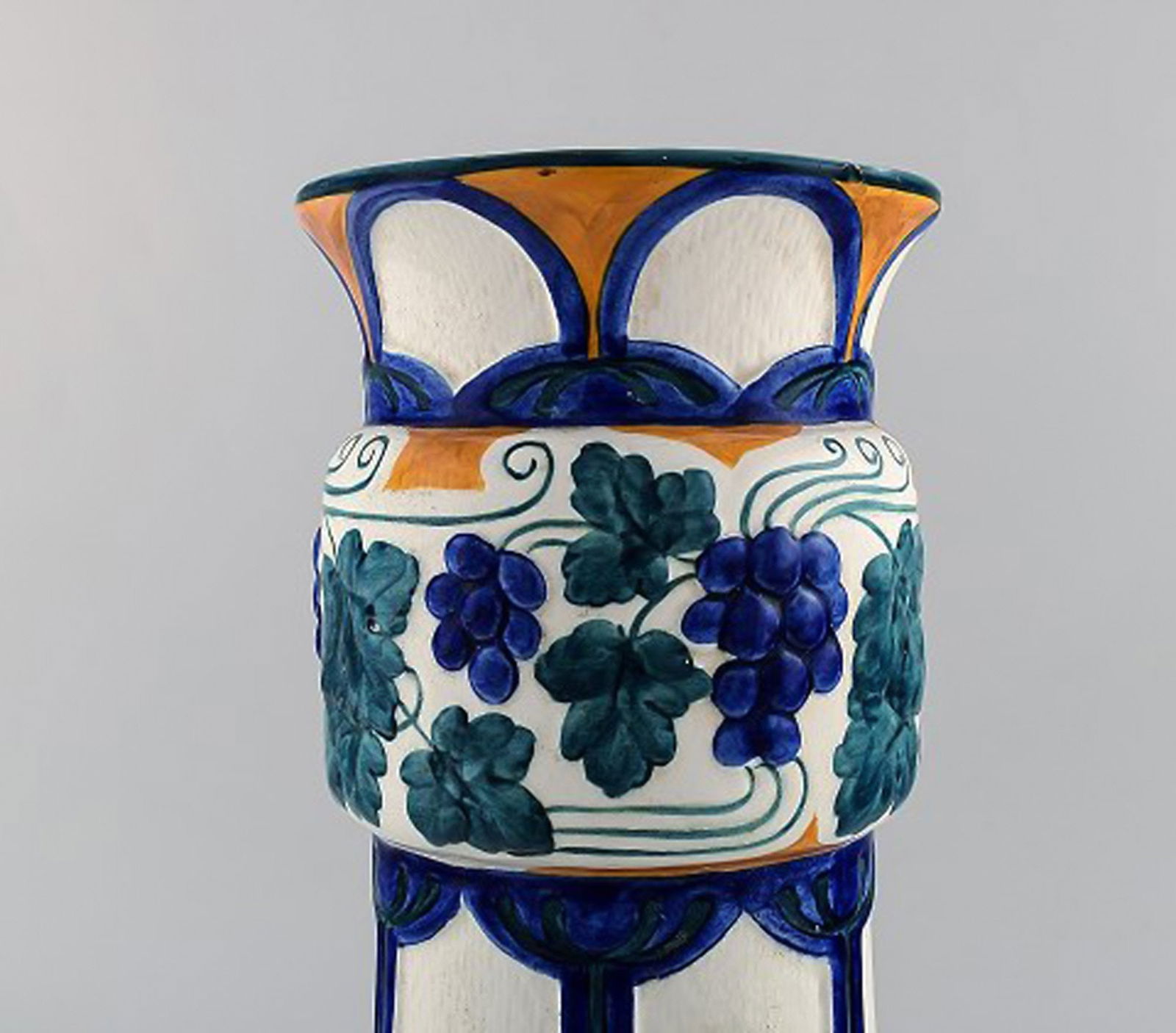 Alf Wallander for Rorstrand / Rörstrand. Large art nouveau vase in glazed faience with - 3