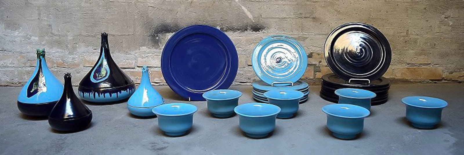 Bjorn Wiinblad 'Boheme' service of glazed earthenware decorated in blue colors. (1 of 9)