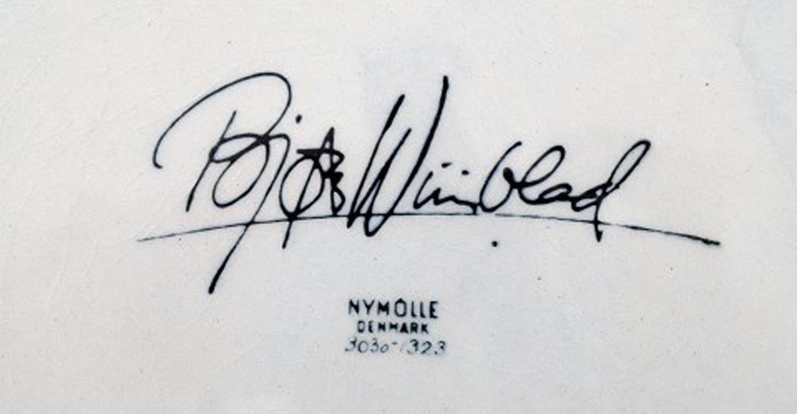 Bjørn Wiinblad for Nymølle. Large bowl in glazed ceramics with motif of woman with birds. - 5