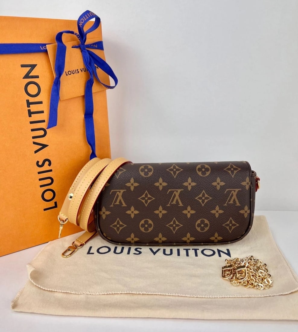 Louis Vuitton Monogram Ivy Wallet on a Chain Shoulder Bag - 3