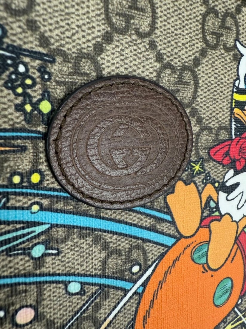 Gucci Disney Donald Duck GG Supreme Zip Beige Clutch Wristlet Bag - 4