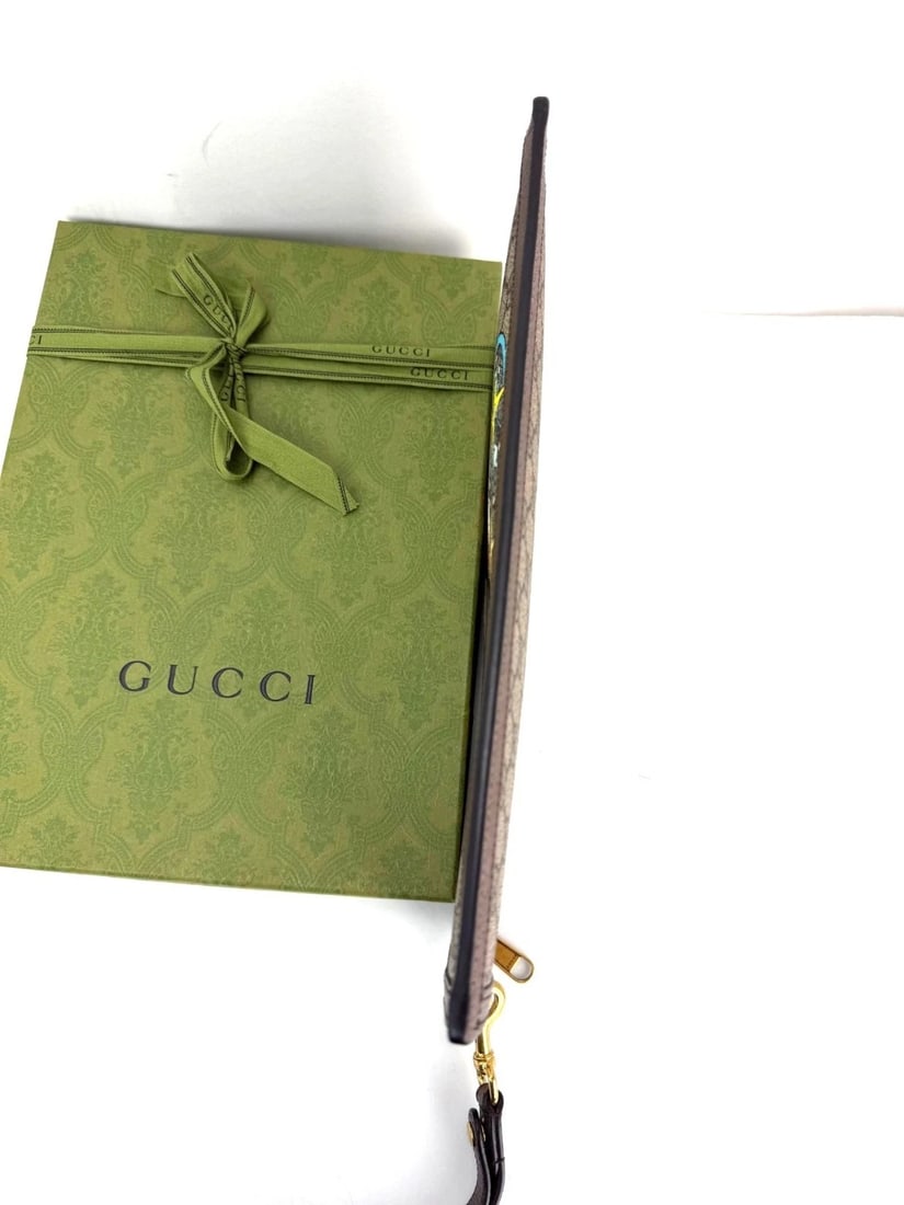 Gucci Disney Donald Duck GG Supreme Zip Beige Clutch Wristlet Bag - 9