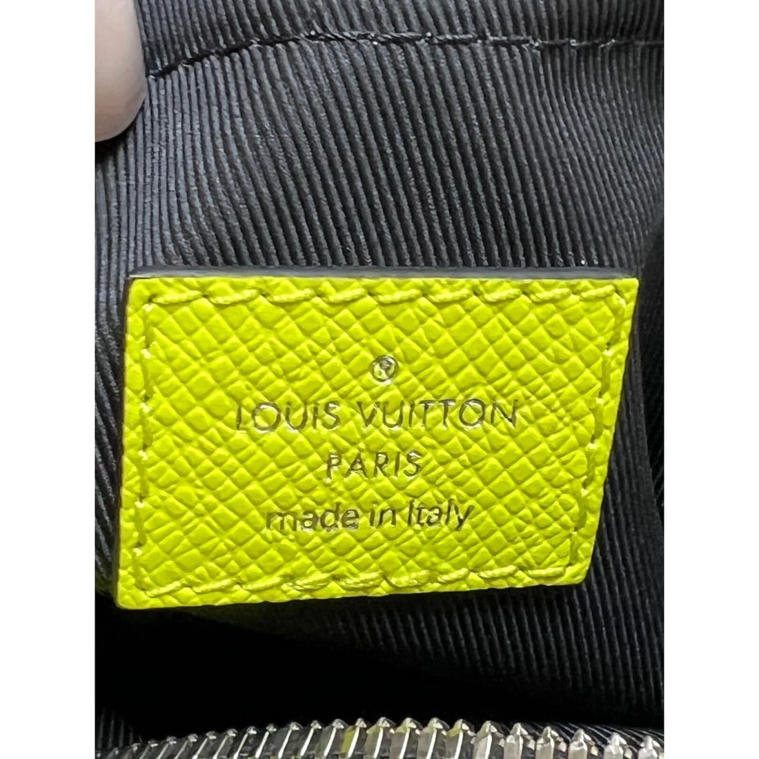 LOUIS VUITTON Taiga Outdoor Messenger Yellow Bag - 4