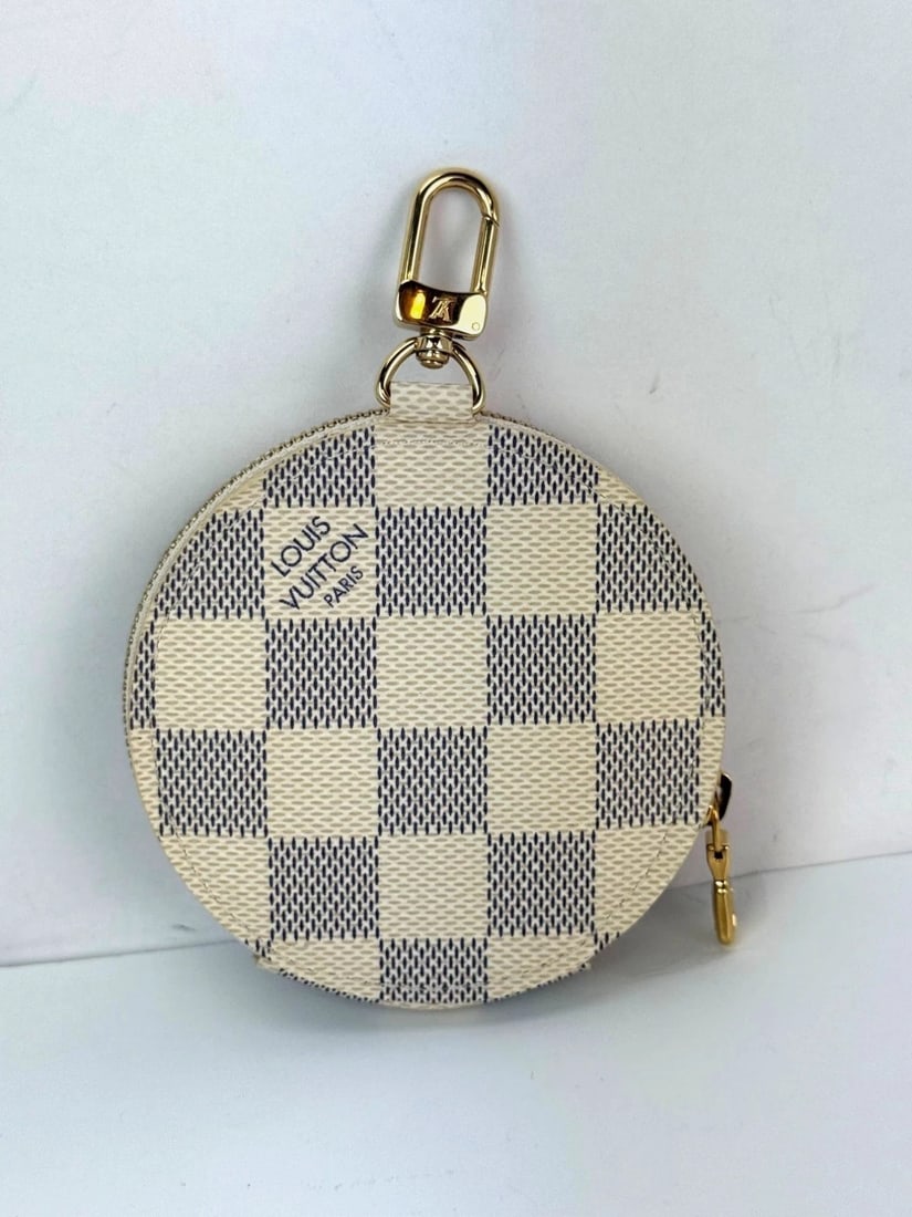 Louis Vuitton 2021 Christmas Animation Damier Azur Coin Case Bag Charm V - 3