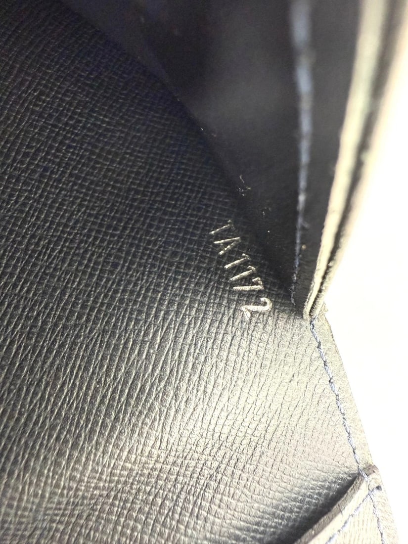 LOUIS VUITTON Taiga Brazza Long Bifold Dark Blue Leather Wallet - 5