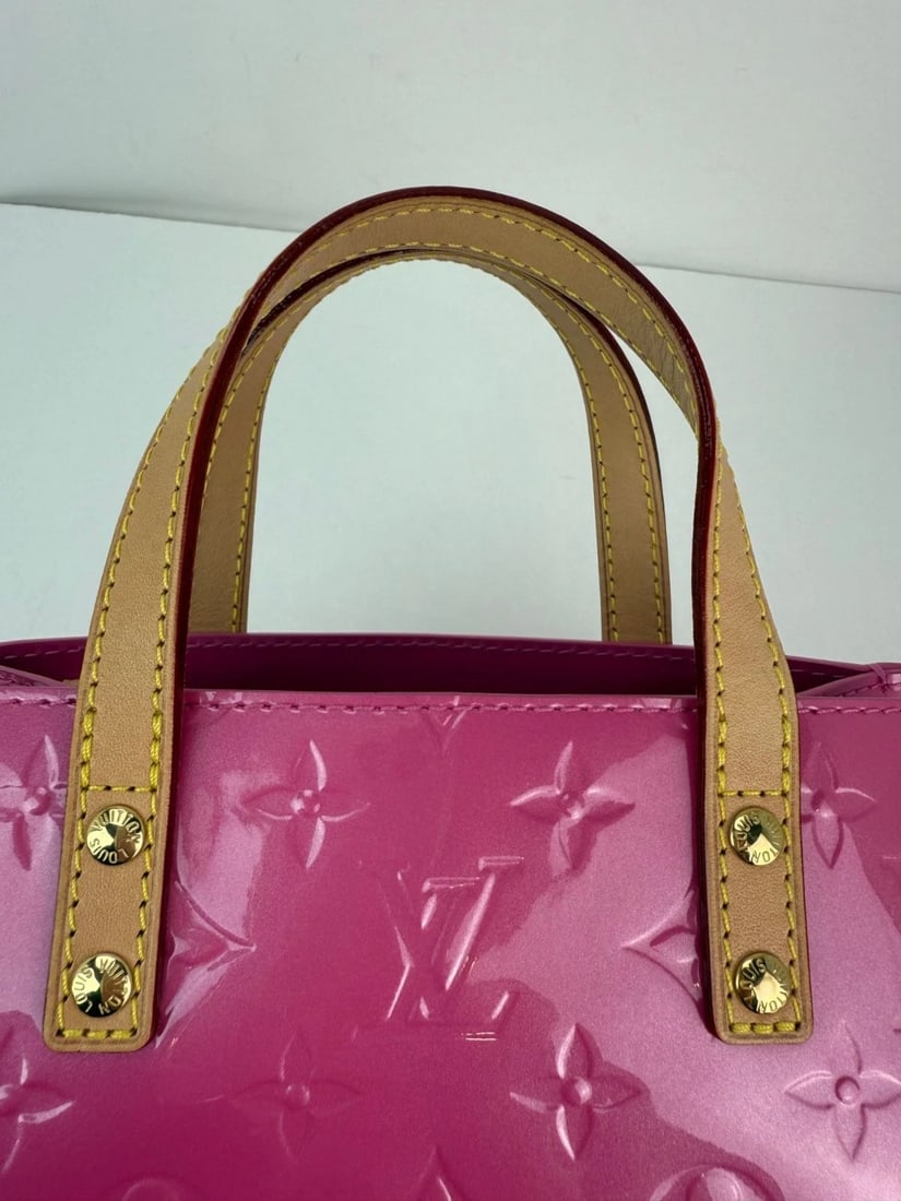 Louis Vuitton Vernis reade PM NM Neon Pink Crossbody Bag - 12