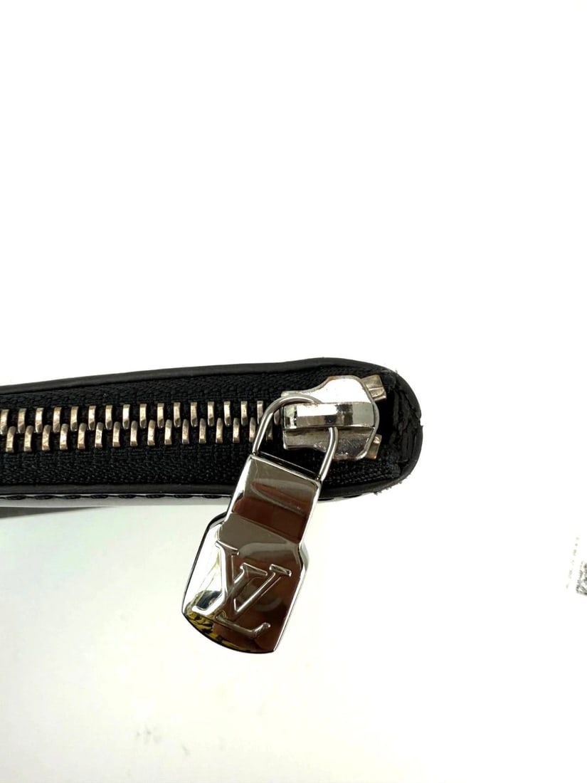 Louis Vuitton Black Monogram Eclipse Discovery GM Pochette Clutch Bag - 10