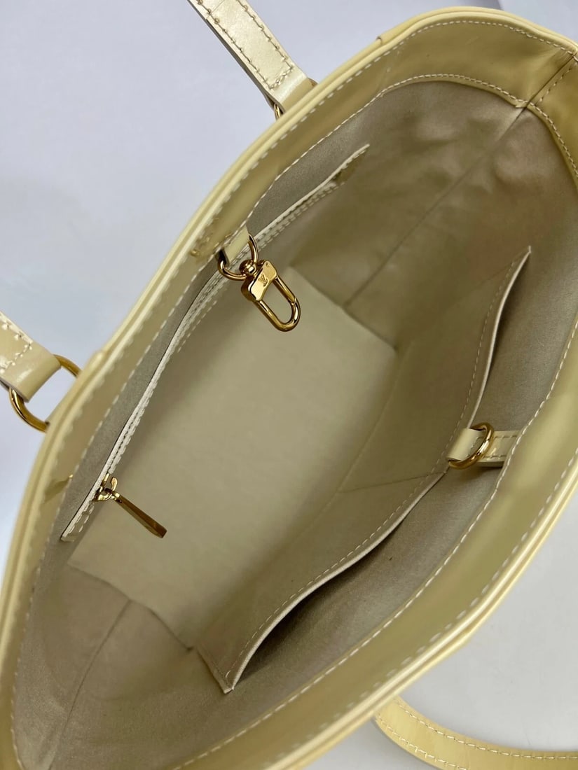 LOUIS VUITTON Monogram White Vernis Avalon MM Tote Hand Shoulder Bag - 14