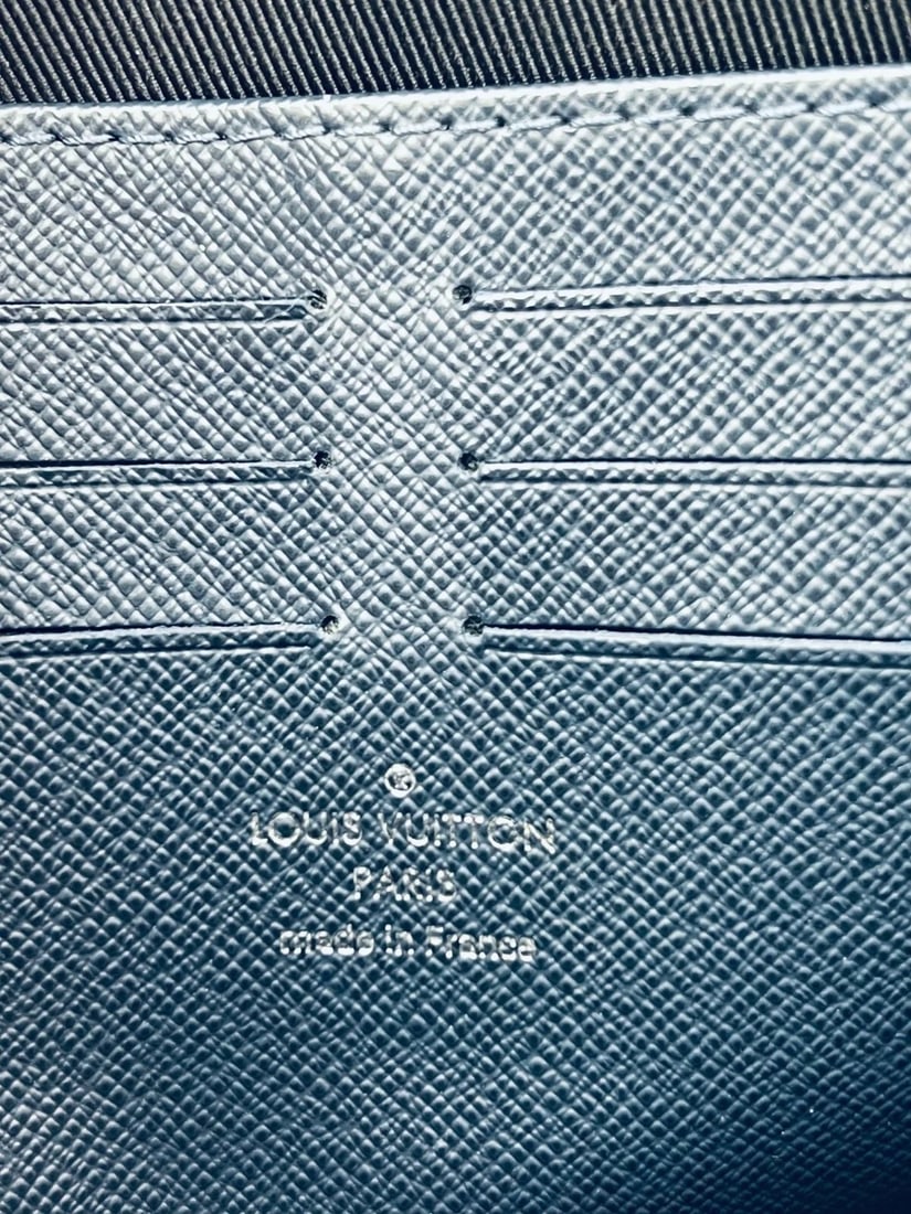 Louis Vuitton Pochette Voyage MM Taiga Dark Blue Leather Bag - 13