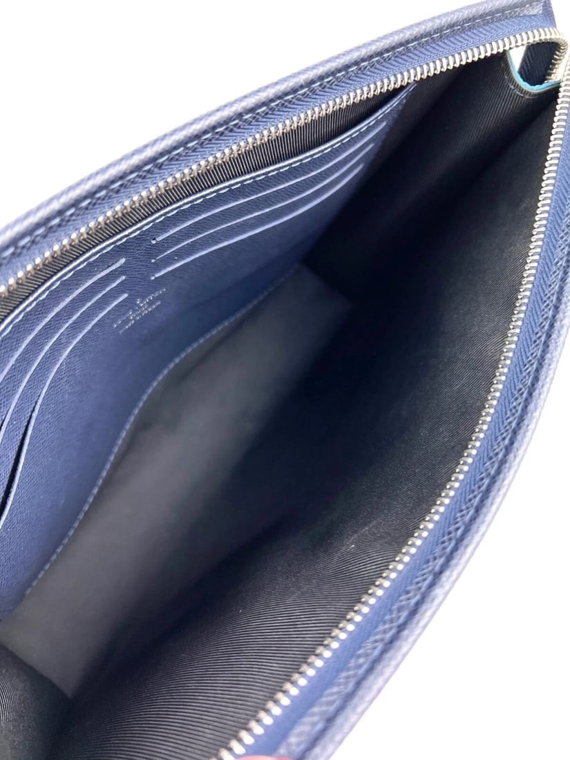 Louis Vuitton Pochette Voyage MM Taiga Dark Blue Leather Bag - 14