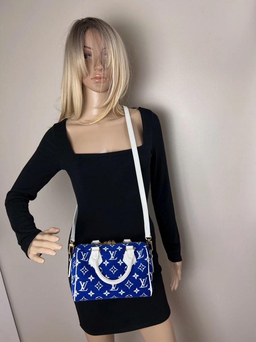 Louis Vuitton Jacquard Velvet Speedy 20 Bandouliere Blue Crossbody Bag - 11