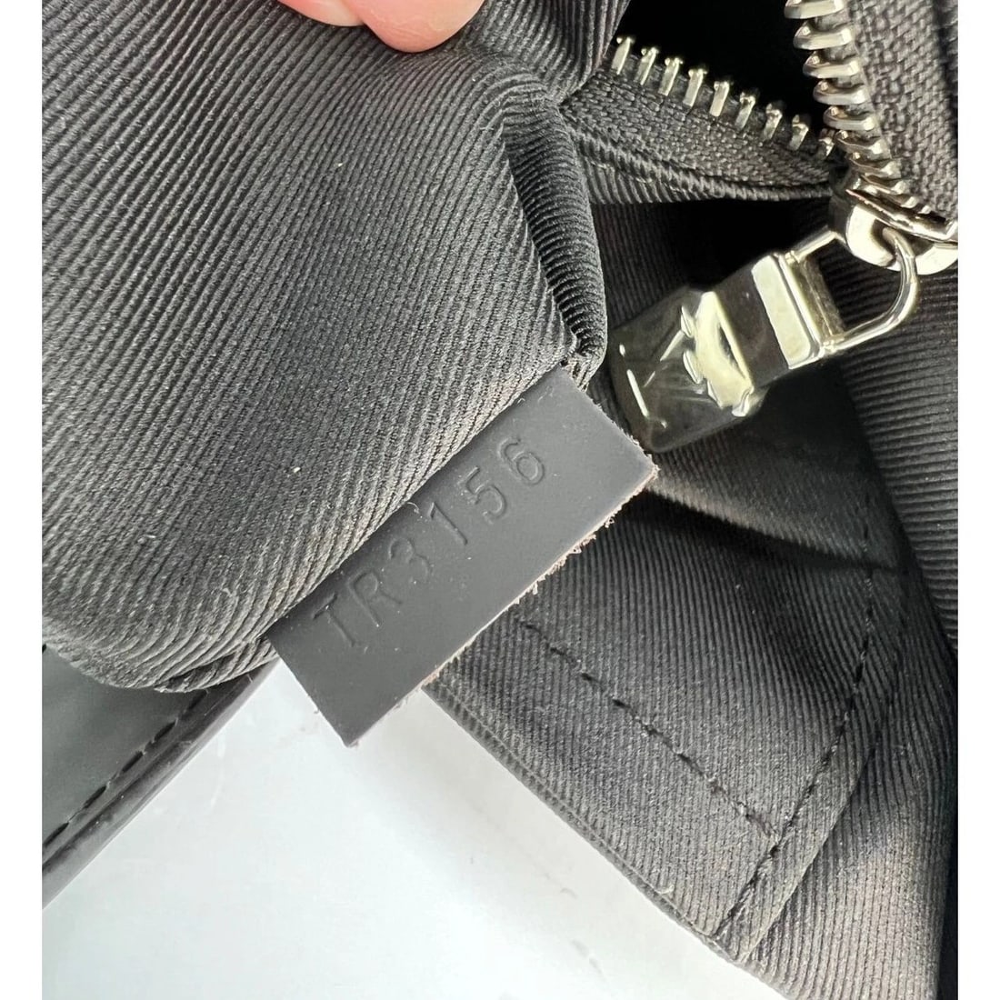 Louis Vuitton Savane Damier Ebene Zebra Atlas Tote - 9