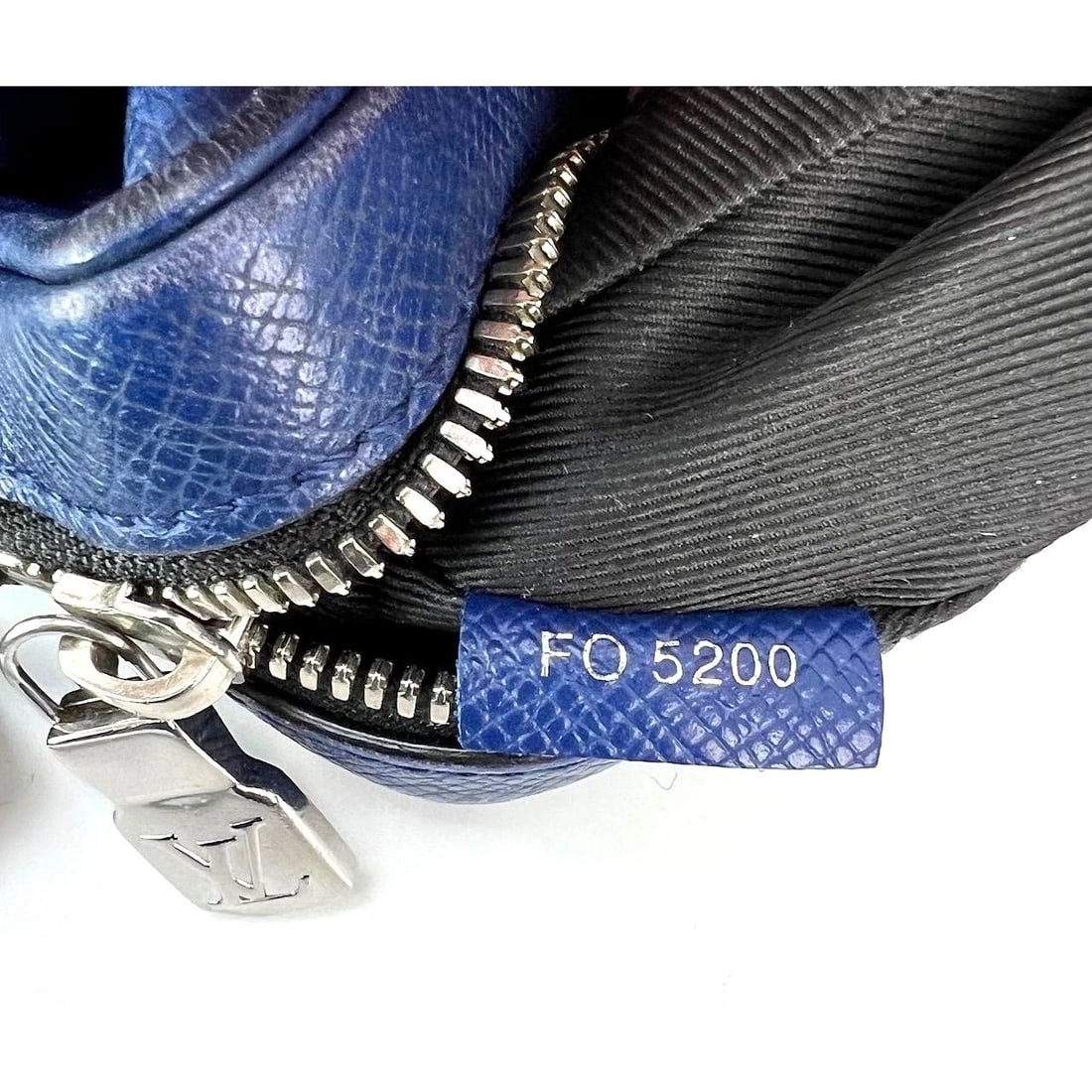 LOUIS VUITTON Taigarama Outdoor Blue Messenger Bag - 8