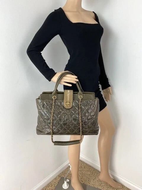 CHANEL Glazed Calfskin Shagreen Large Bindi CC Grey Tote Hand Bag - 9