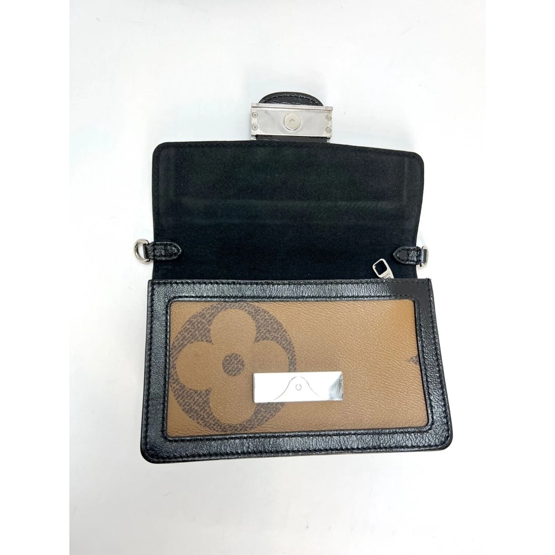 LOUIS VUITTON Reverse Giant Monogram Dauphine Bumbag Clutch - 12