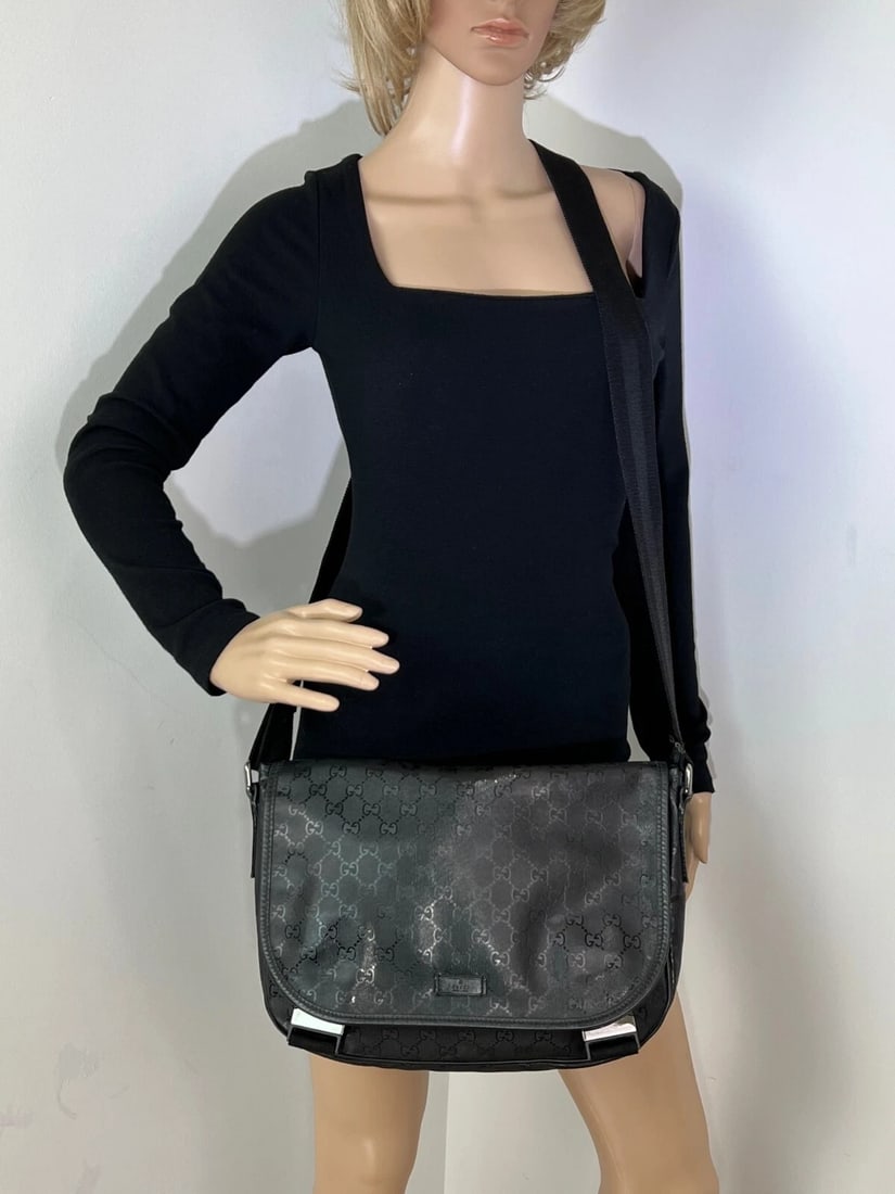 Gucci Men's Messenger GG Supreme Canvas Medium Black Buckle Flap Bag - 8