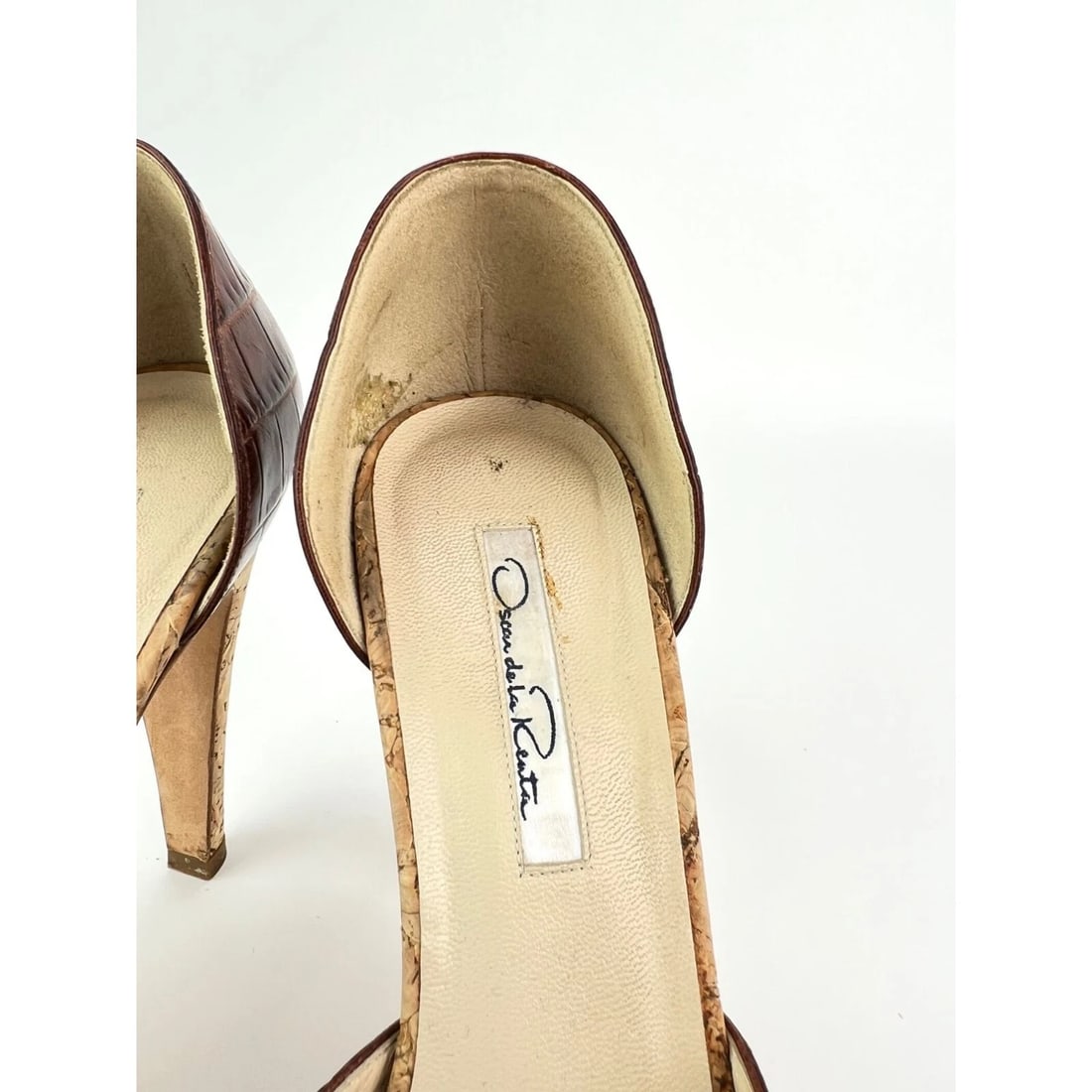 Oscar de la Renta Peep Toe Crocodile Cork Heel Shoe - 10