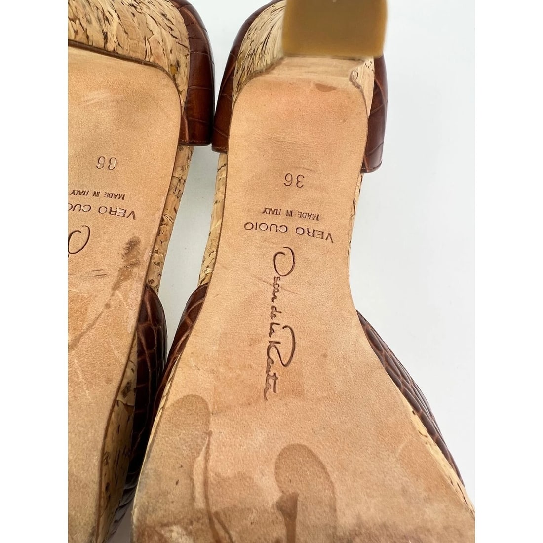 Oscar de la Renta Peep Toe Crocodile Cork Heel Shoe - 8