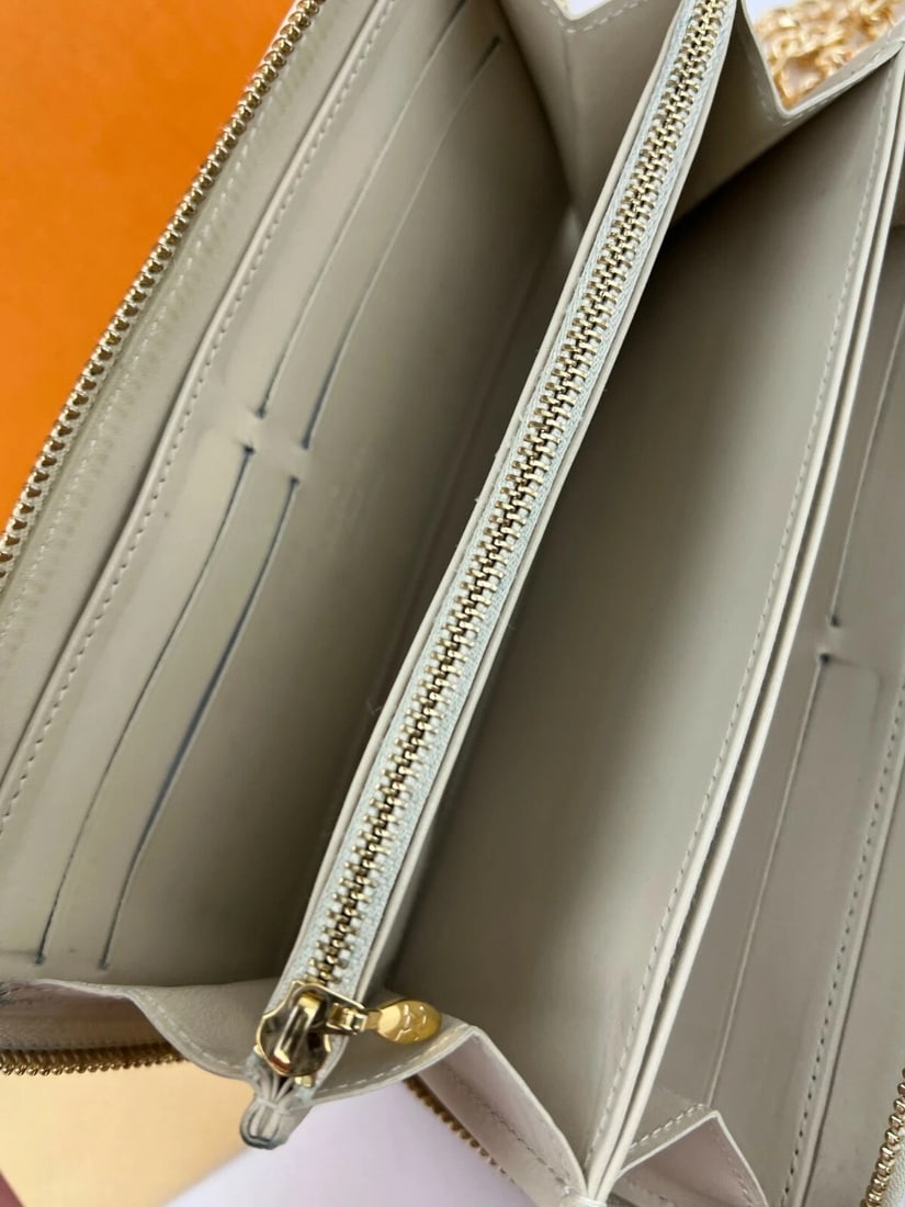 Louis Vuitton Wallet Zippy Stephan Sprouse Vernis Leopard W/Added Chain - 8