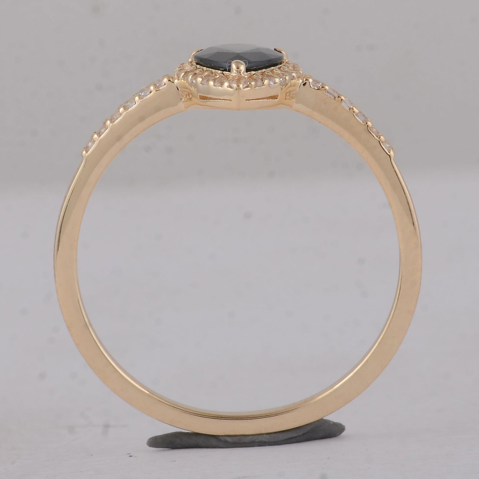 0.68 Ct Pear Sapphire 9K Gold Ring - 4
