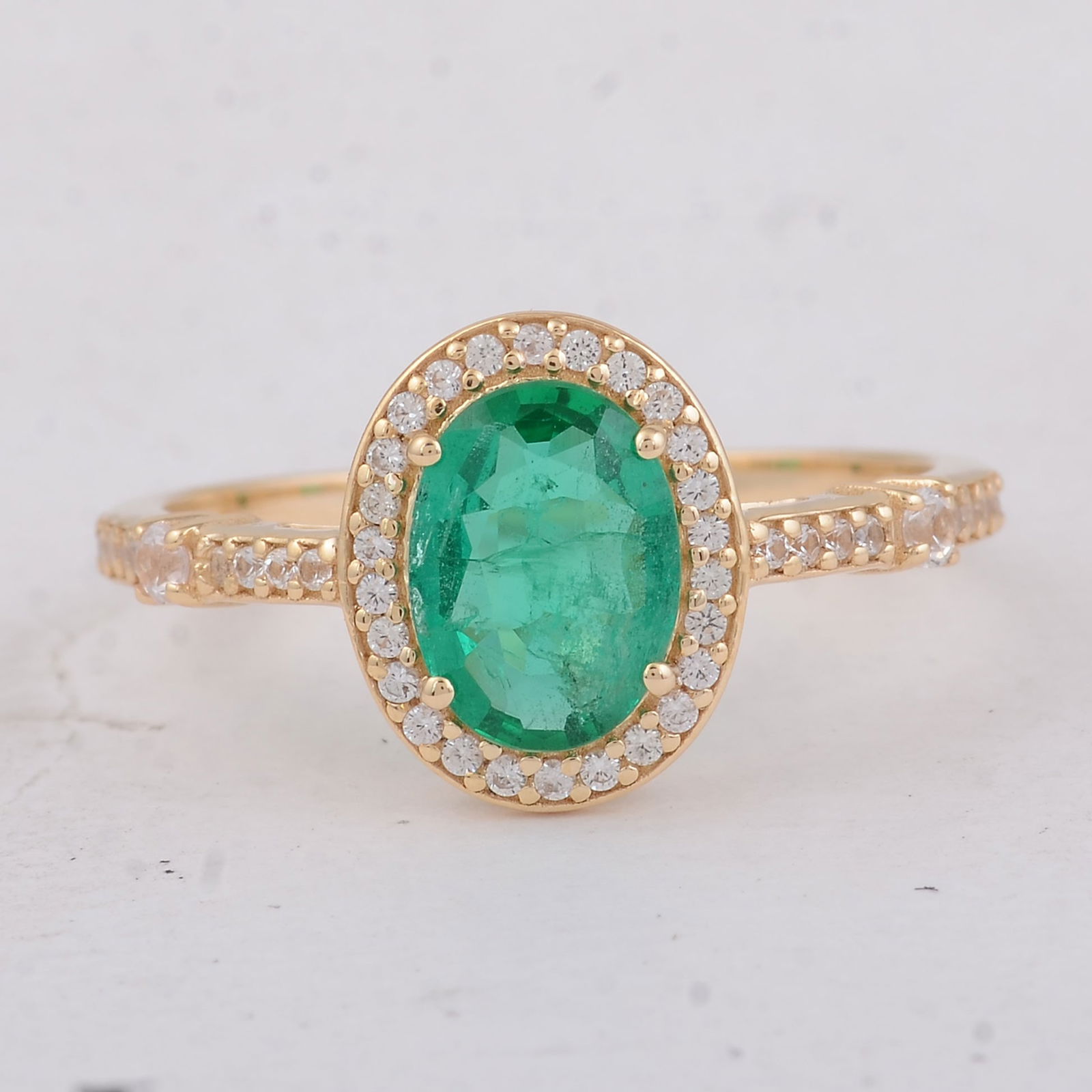 1.08 Ct Oval Emerald 9K Gold Ring (1 of 5)