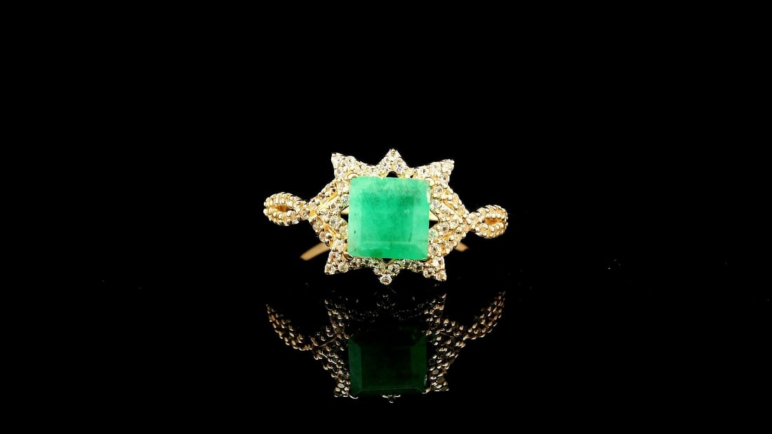 1.15 Ct Square Emerald 9K Gold Ring - 4